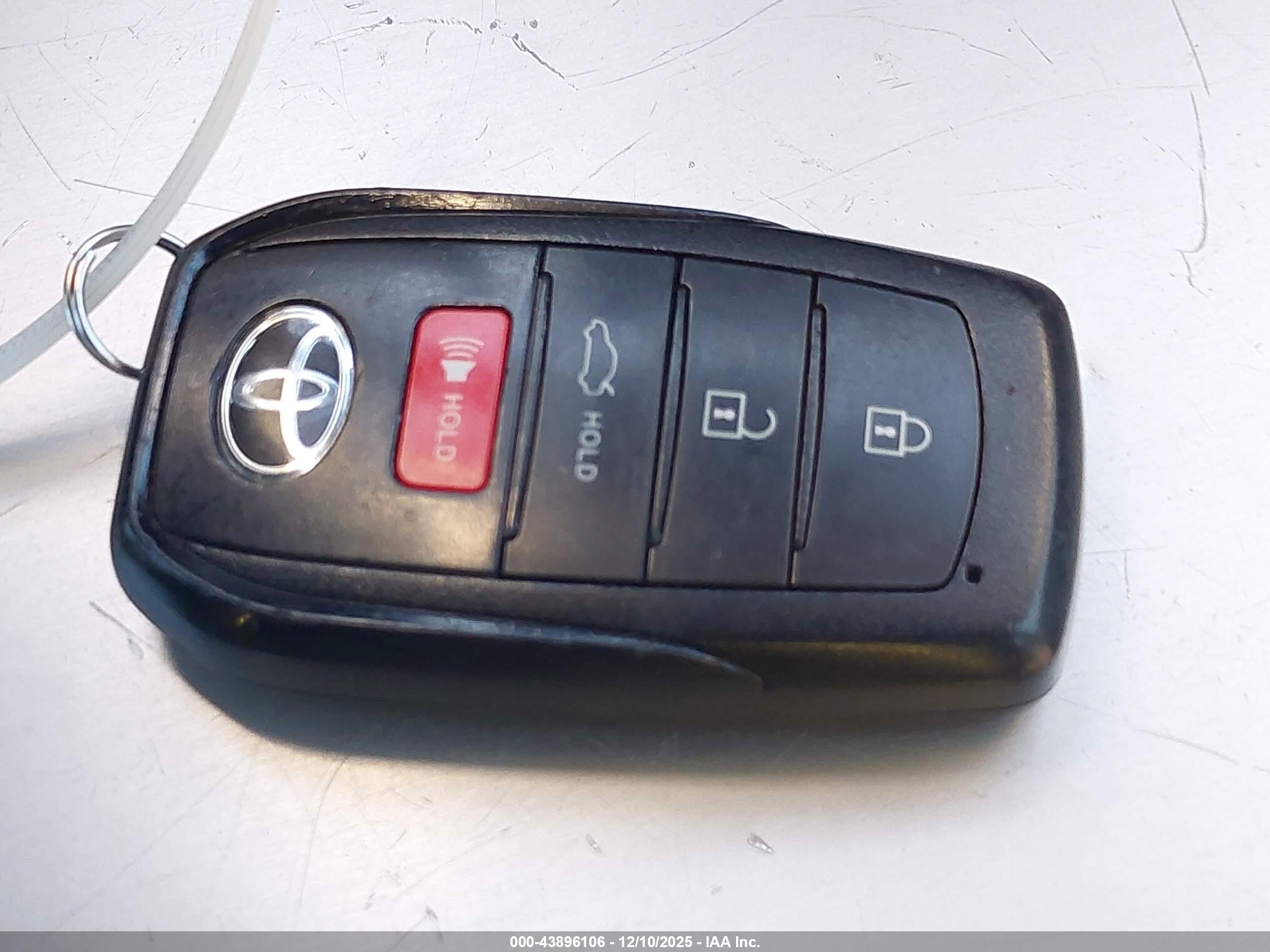 TOYOTA COROLLA image 11