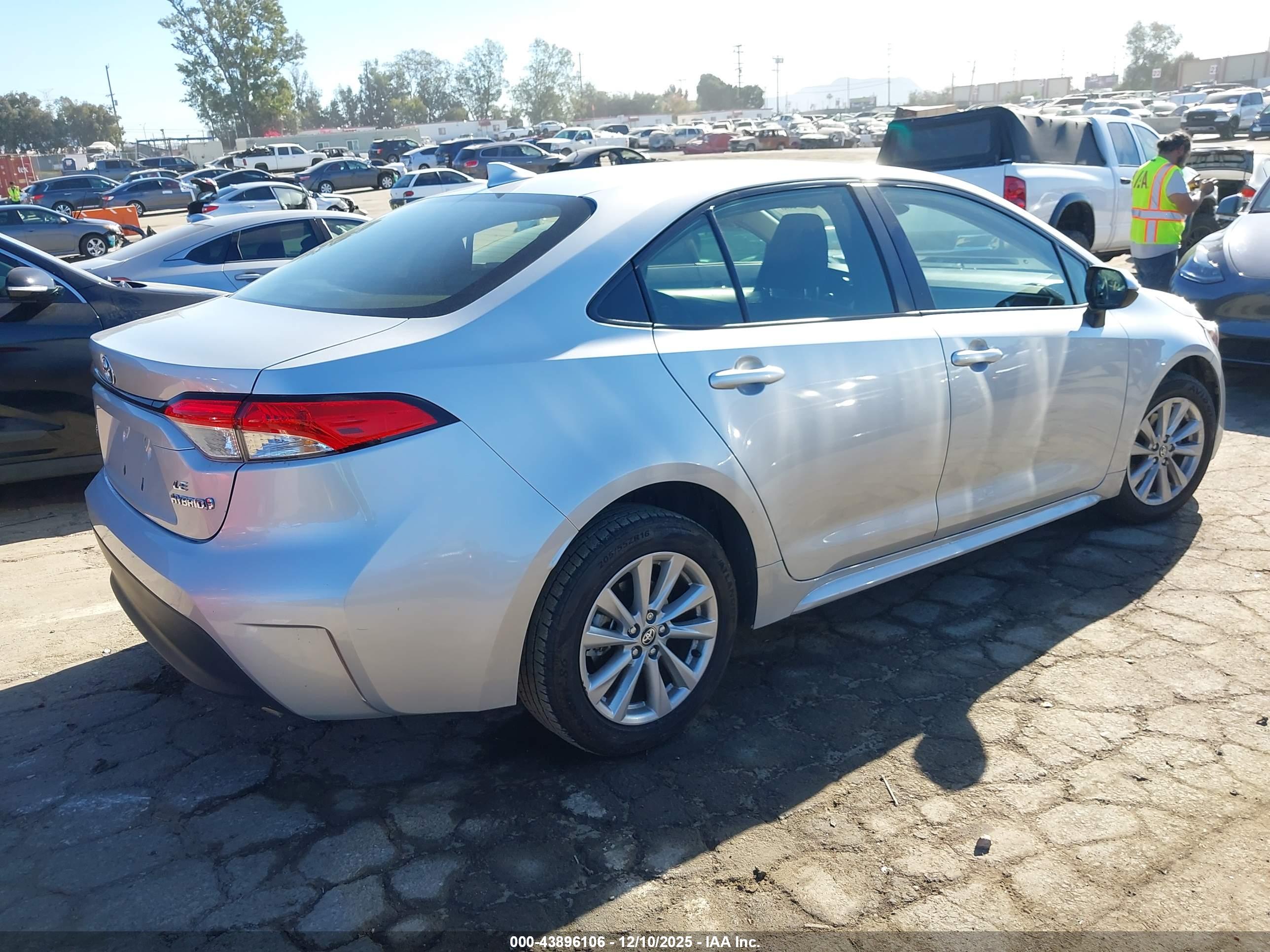 TOYOTA COROLLA image 4