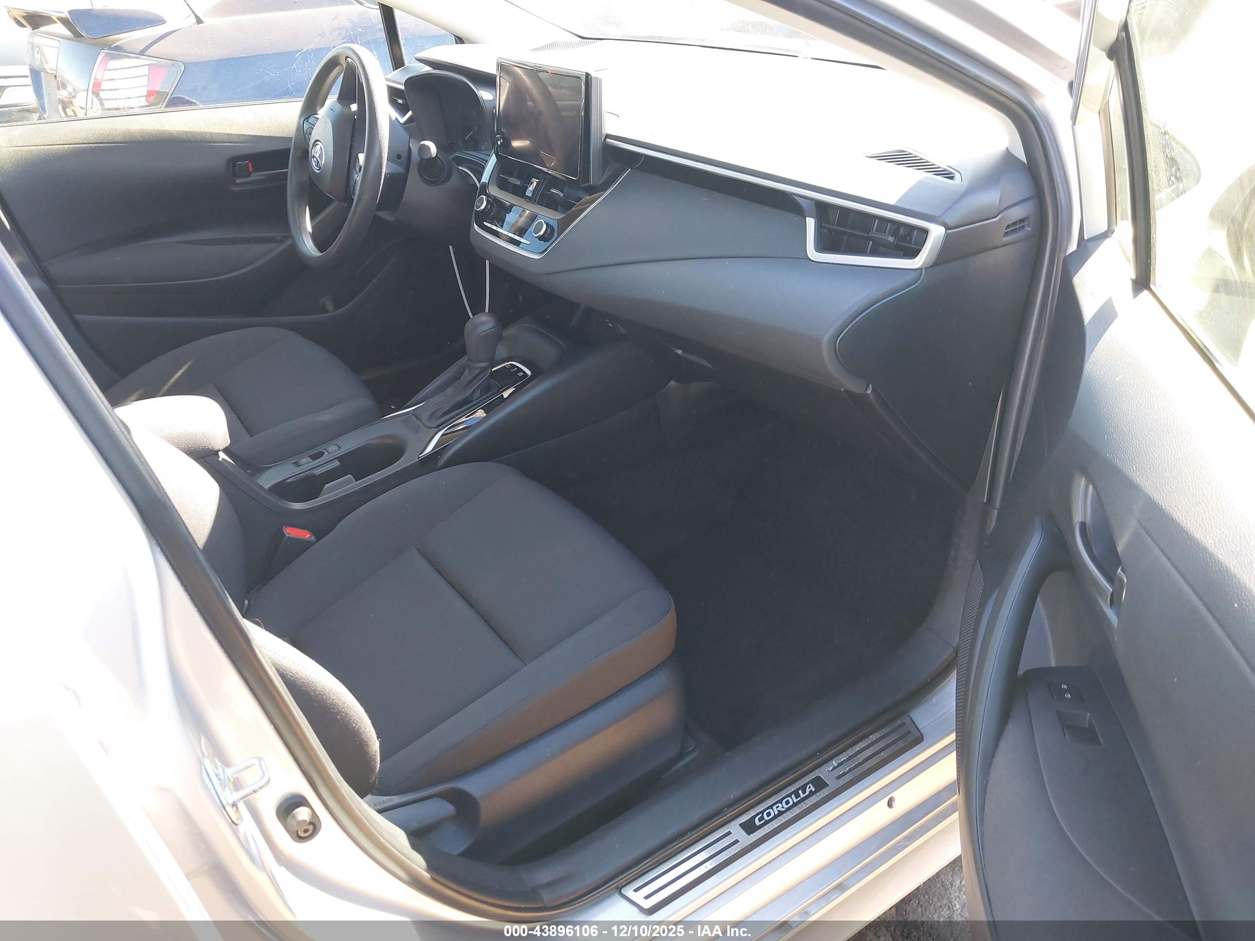 TOYOTA COROLLA image 5