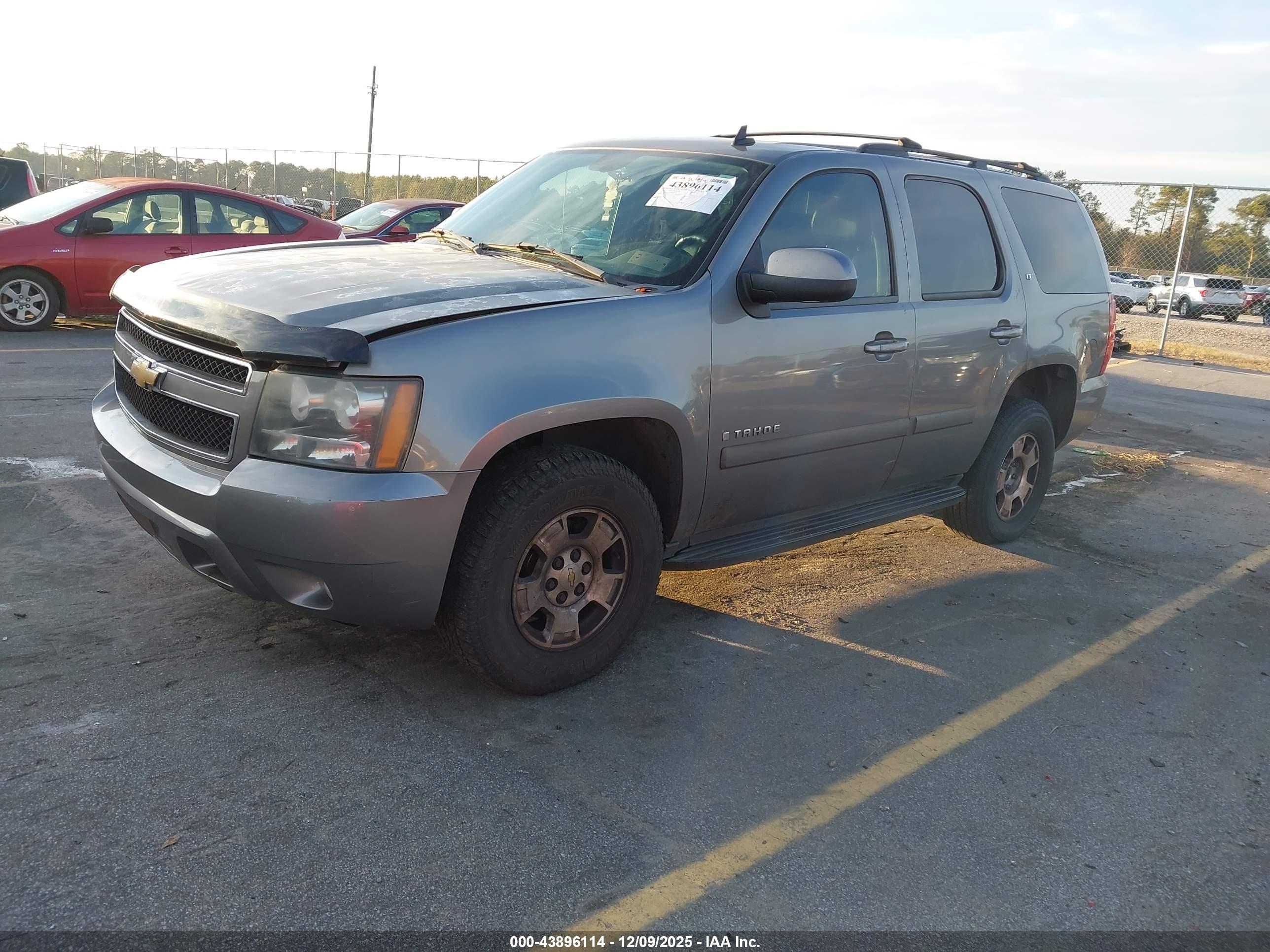 CHEVROLET TAHOE image 2