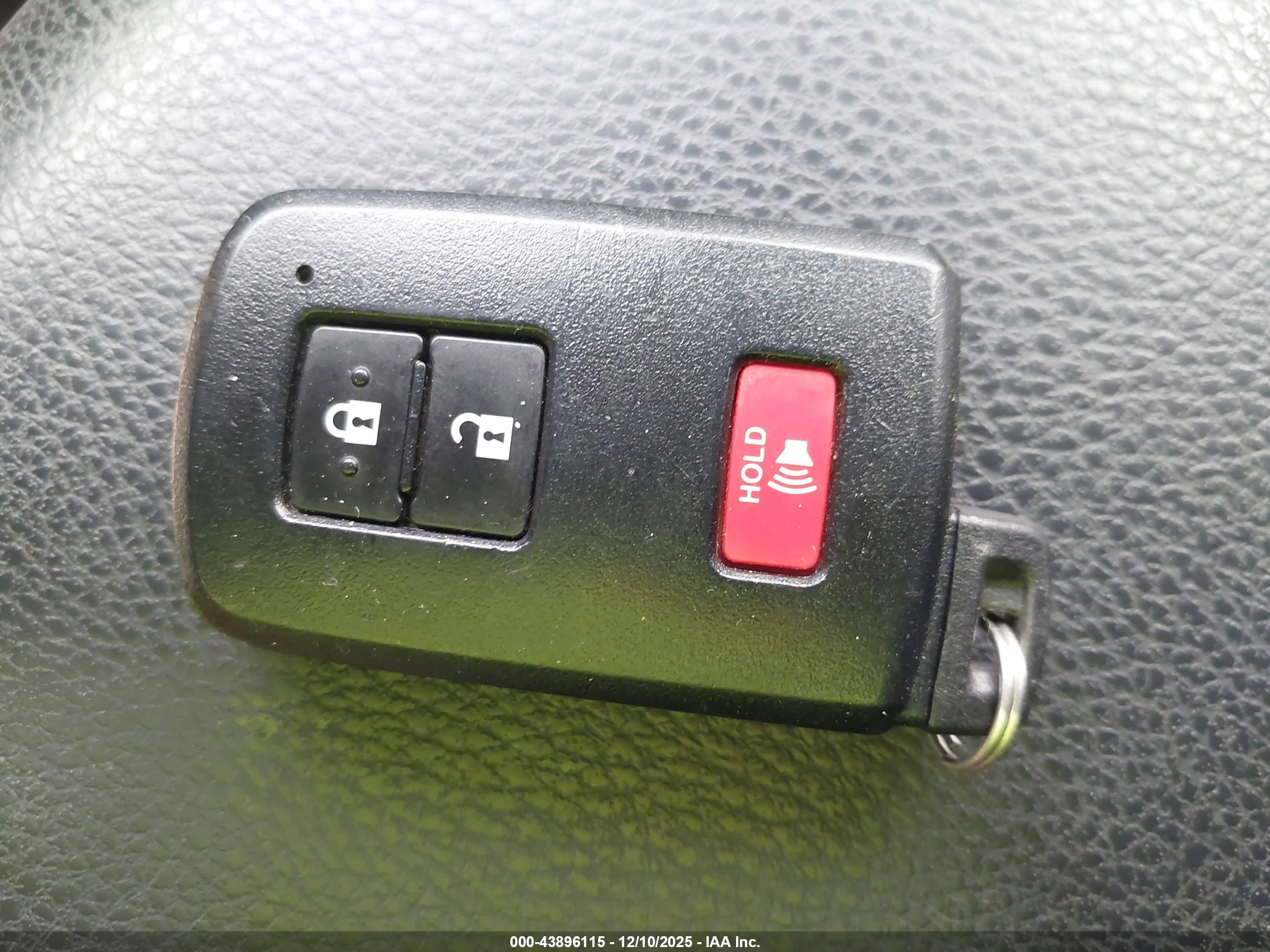 TOYOTA RAV4 image 11
