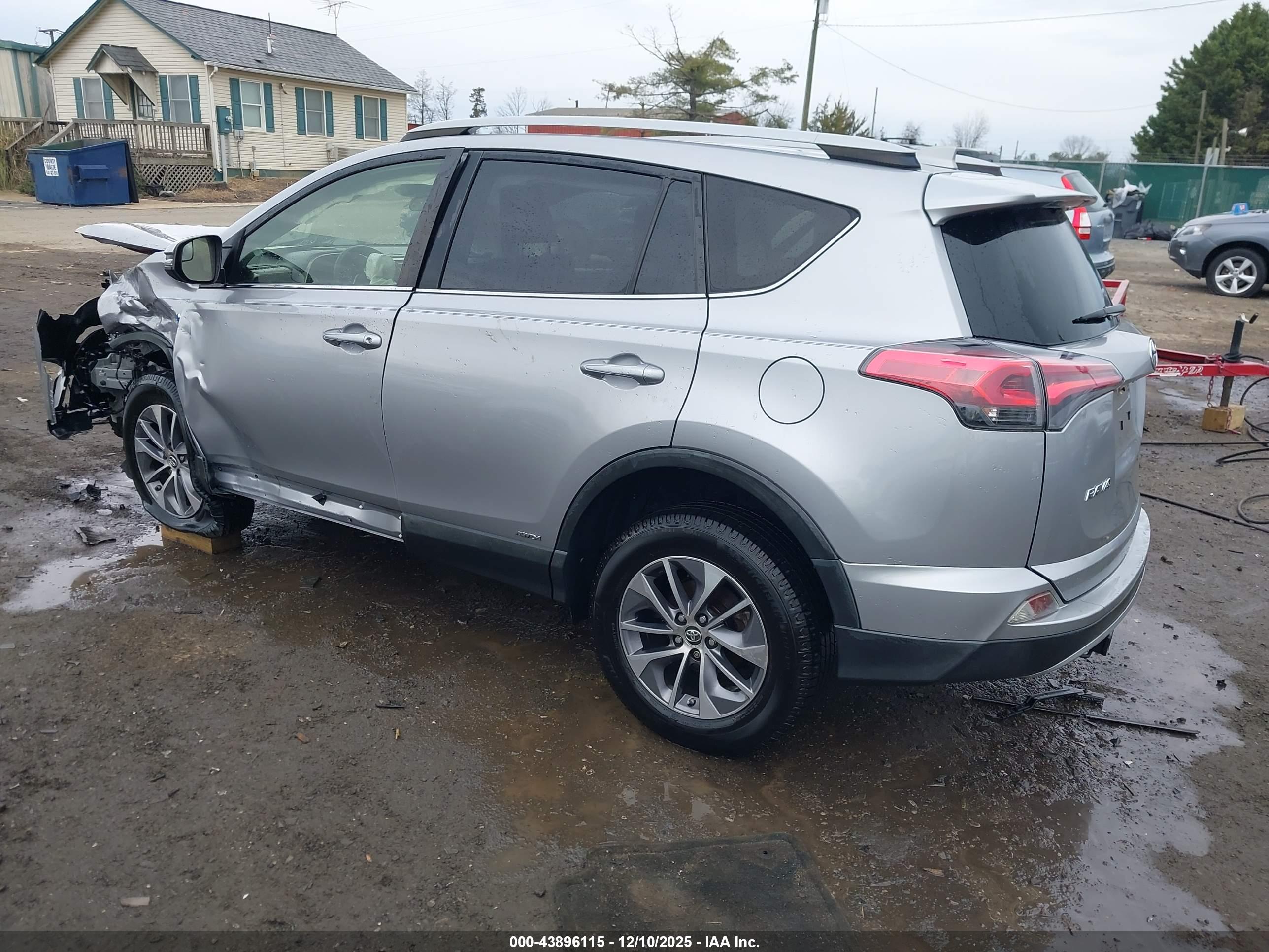 TOYOTA RAV4 image 3