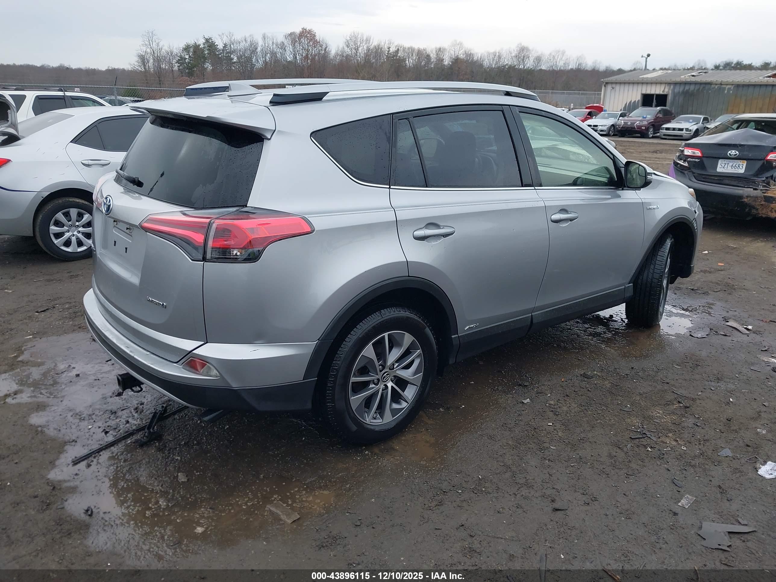 TOYOTA RAV4 image 4
