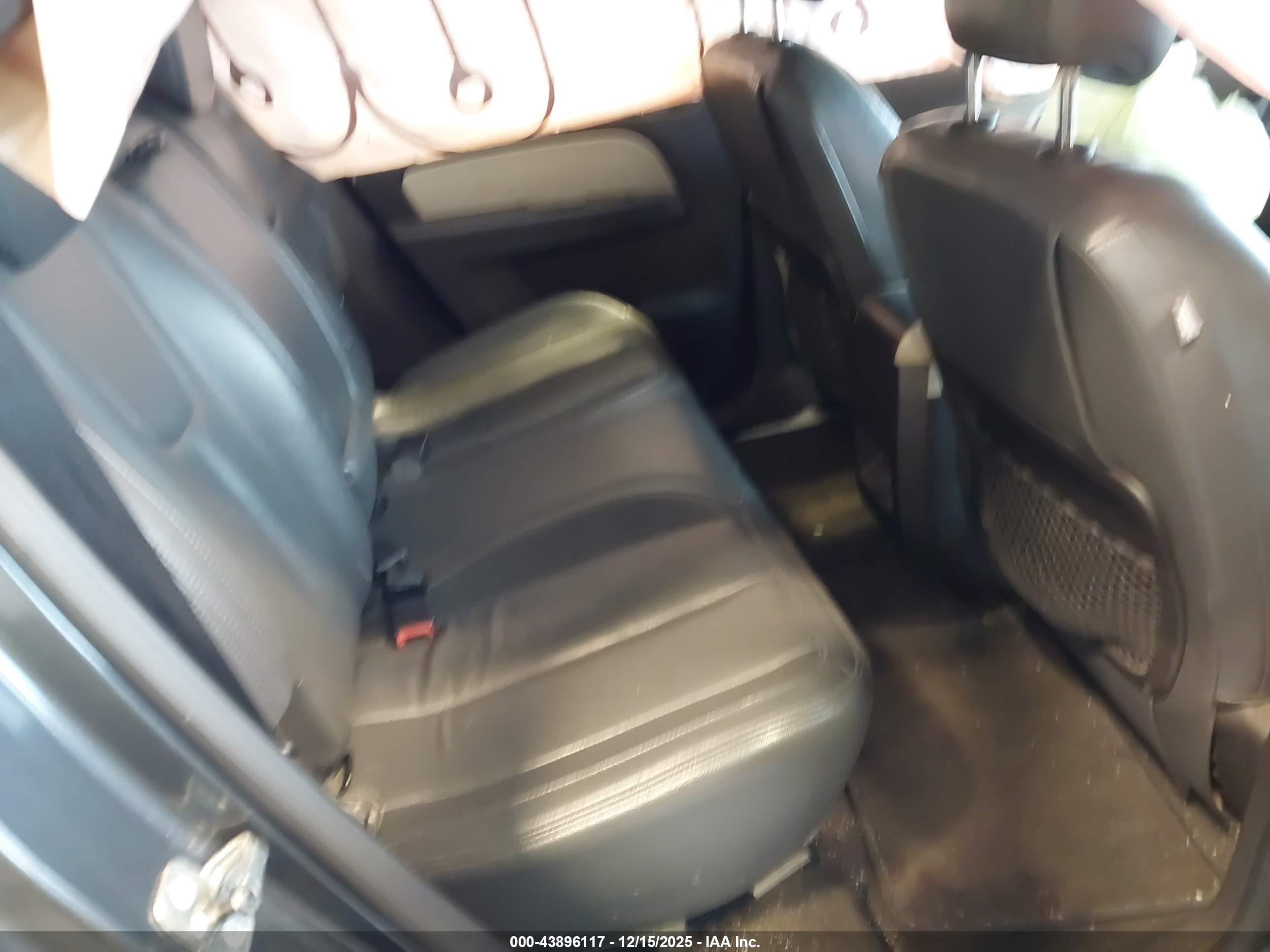 CHEVROLET EQUINOX image 8