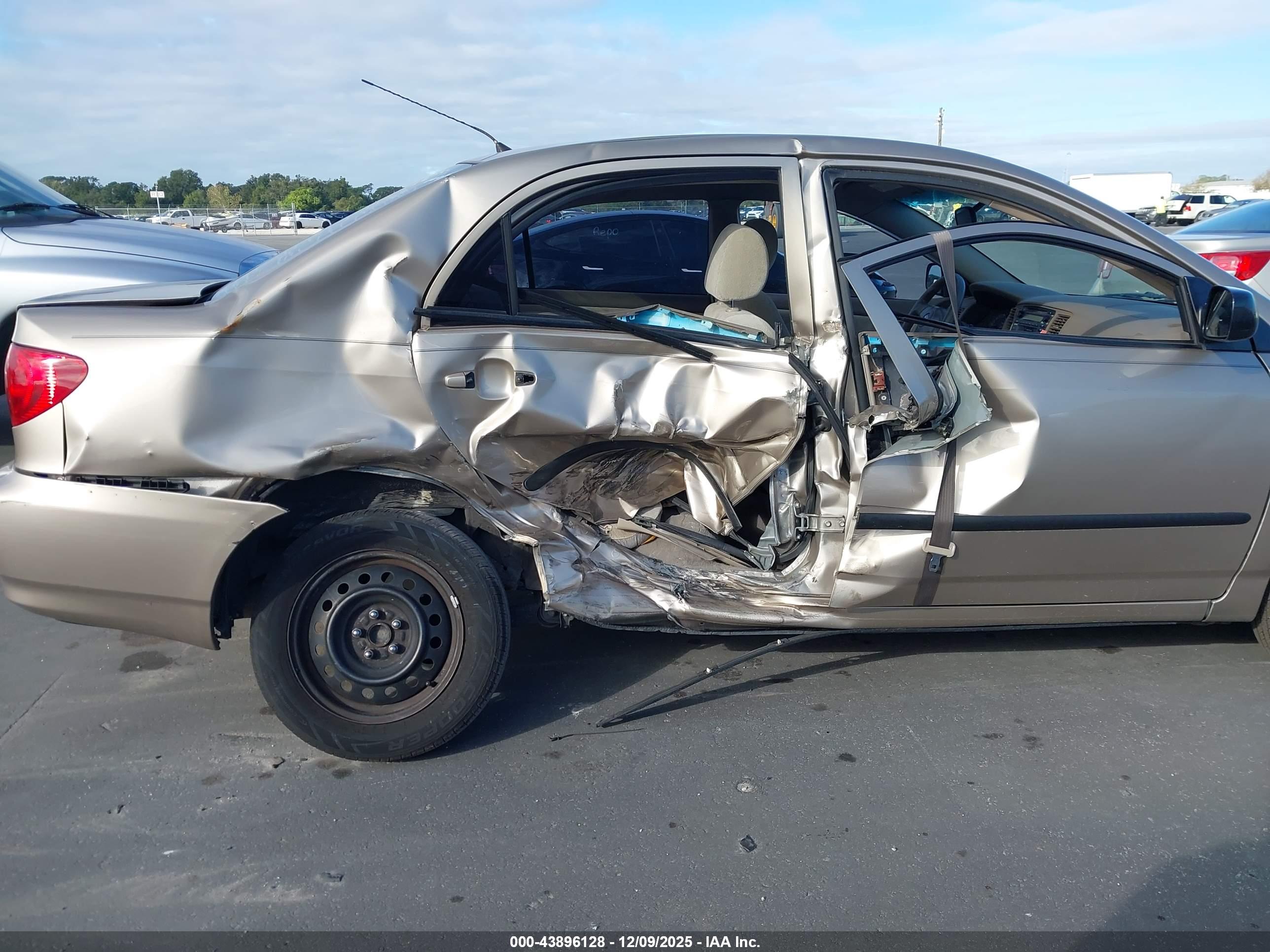 TOYOTA COROLLA image 6
