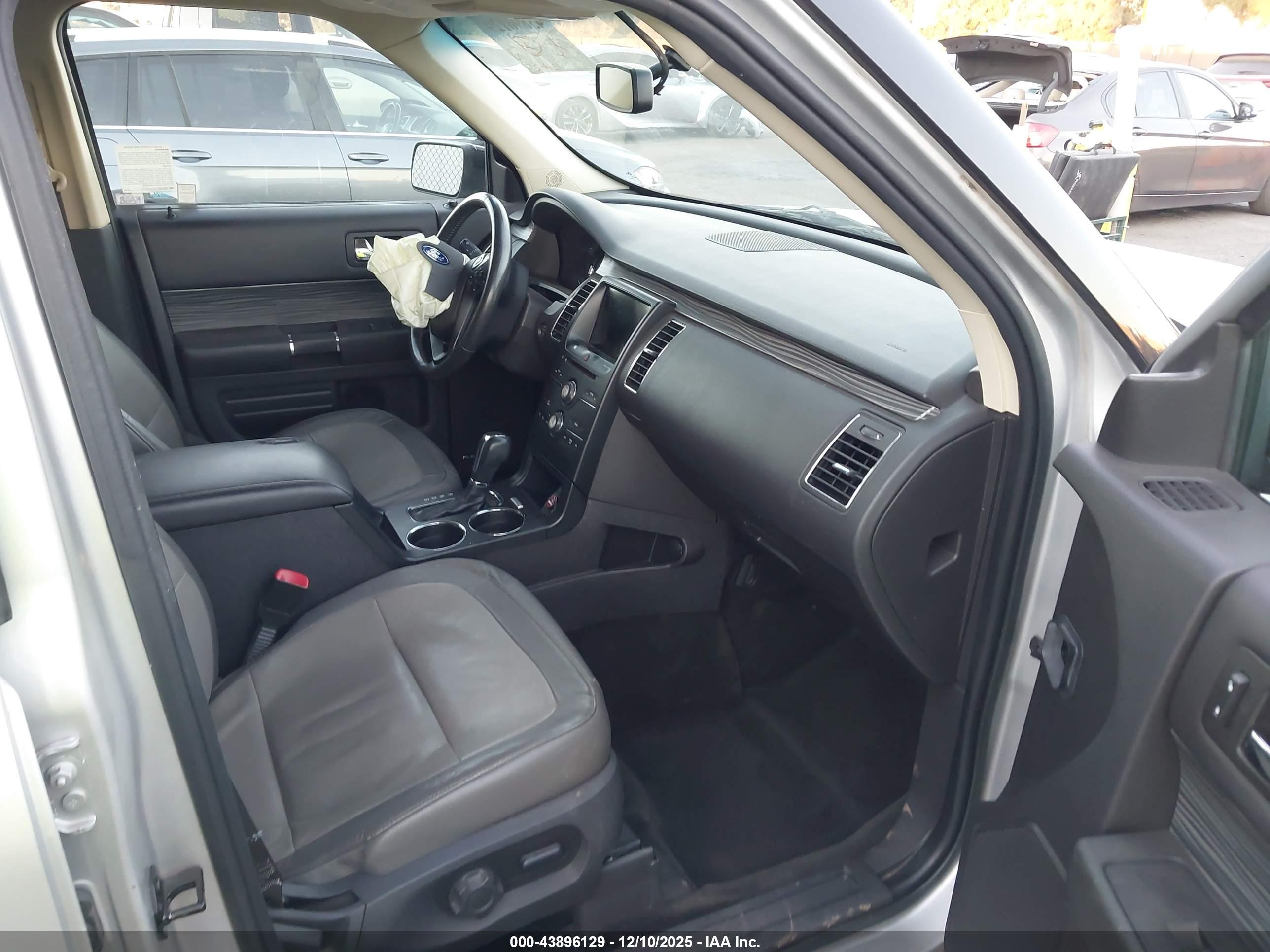 FORD FLEX image 5