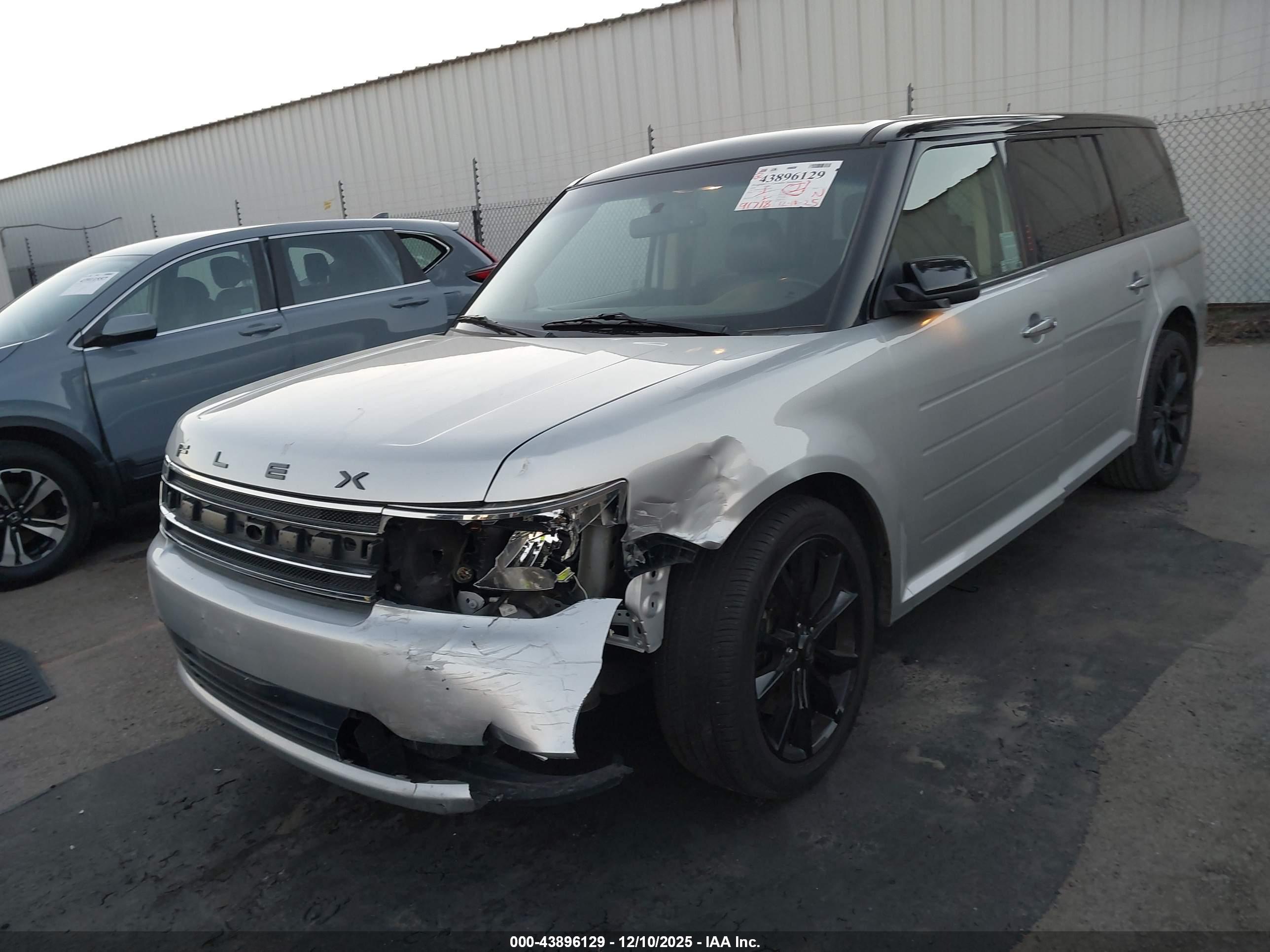 FORD FLEX image 6