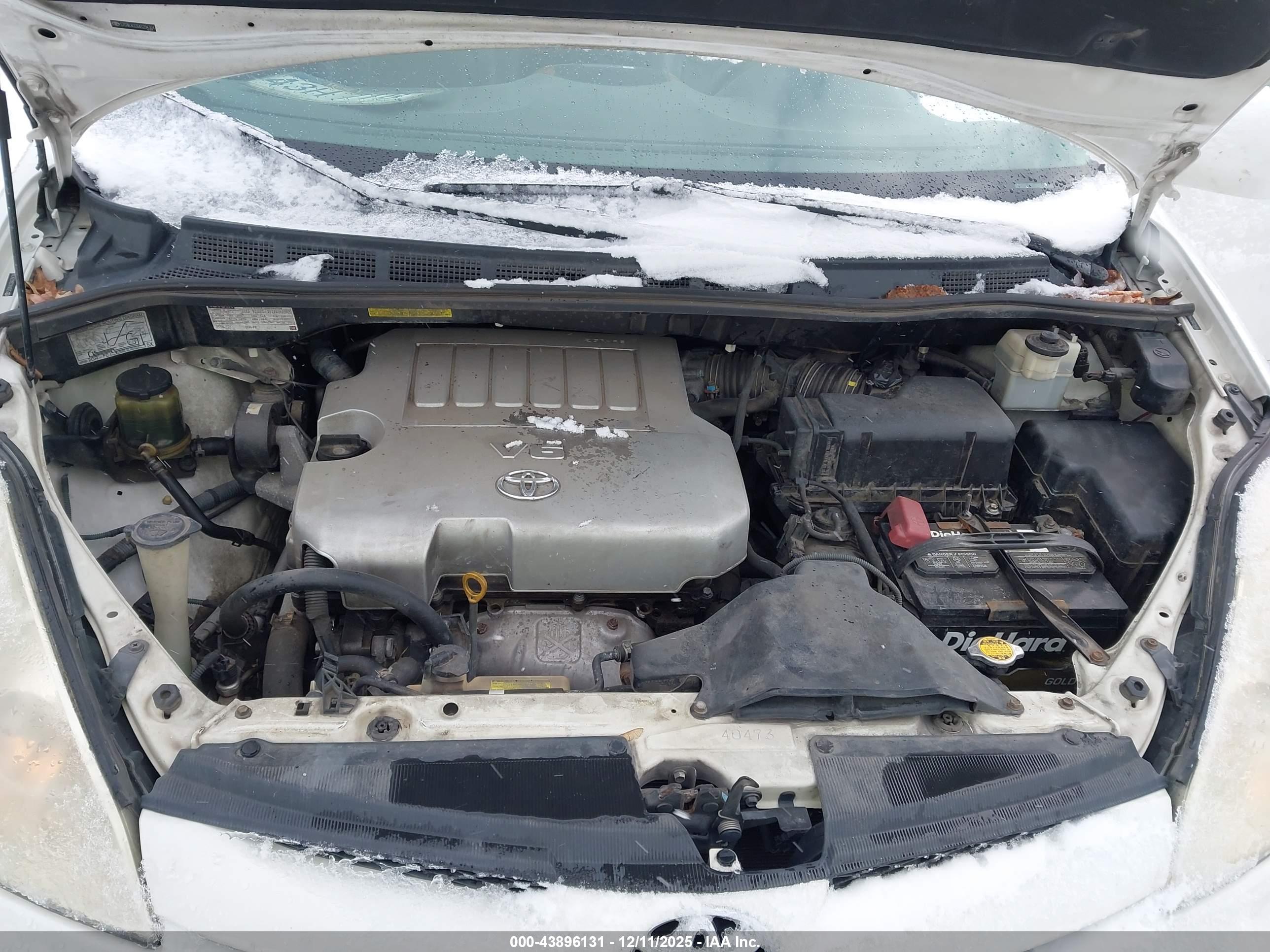 TOYOTA SIENNA image 10
