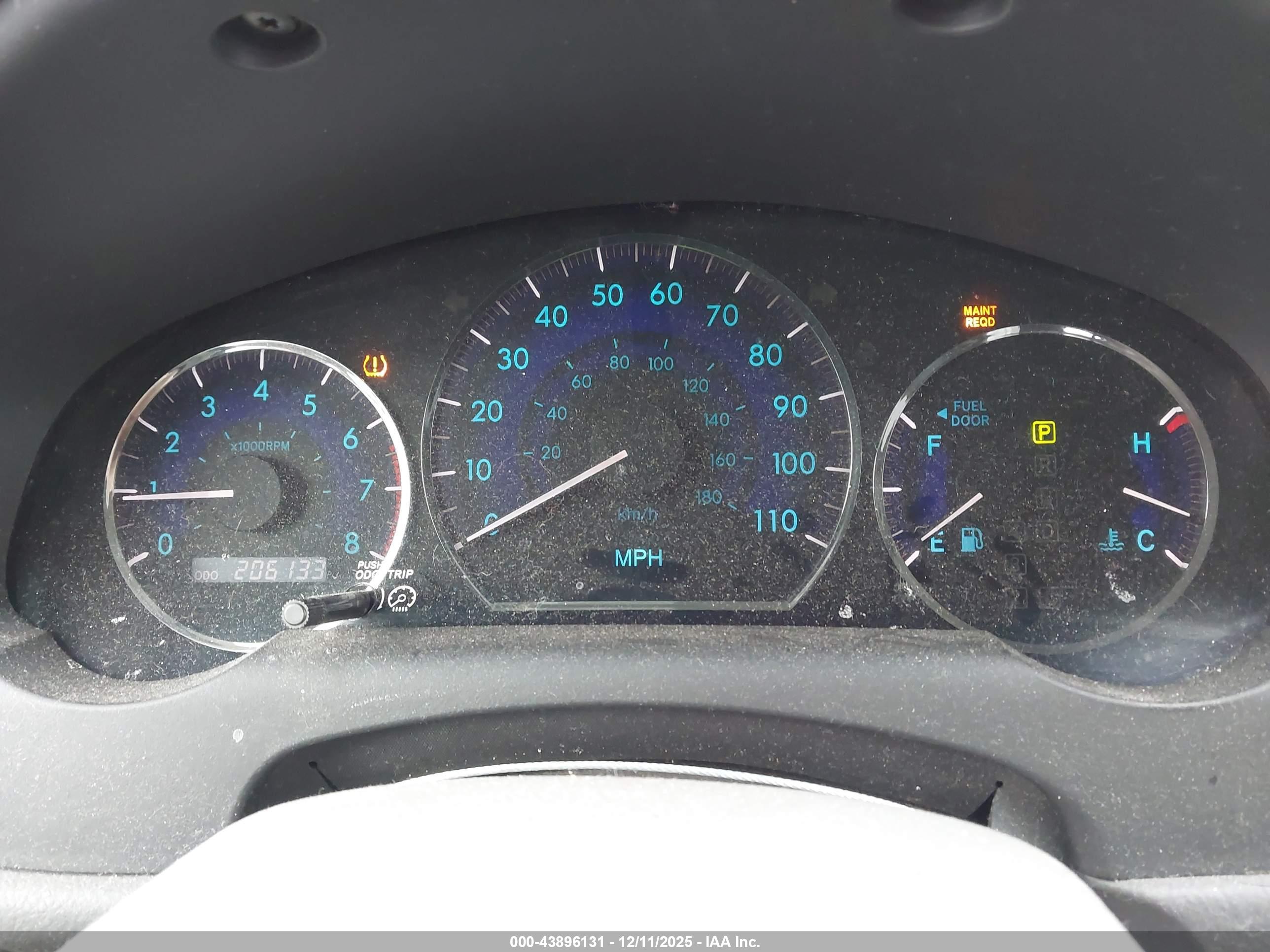 TOYOTA SIENNA image 7