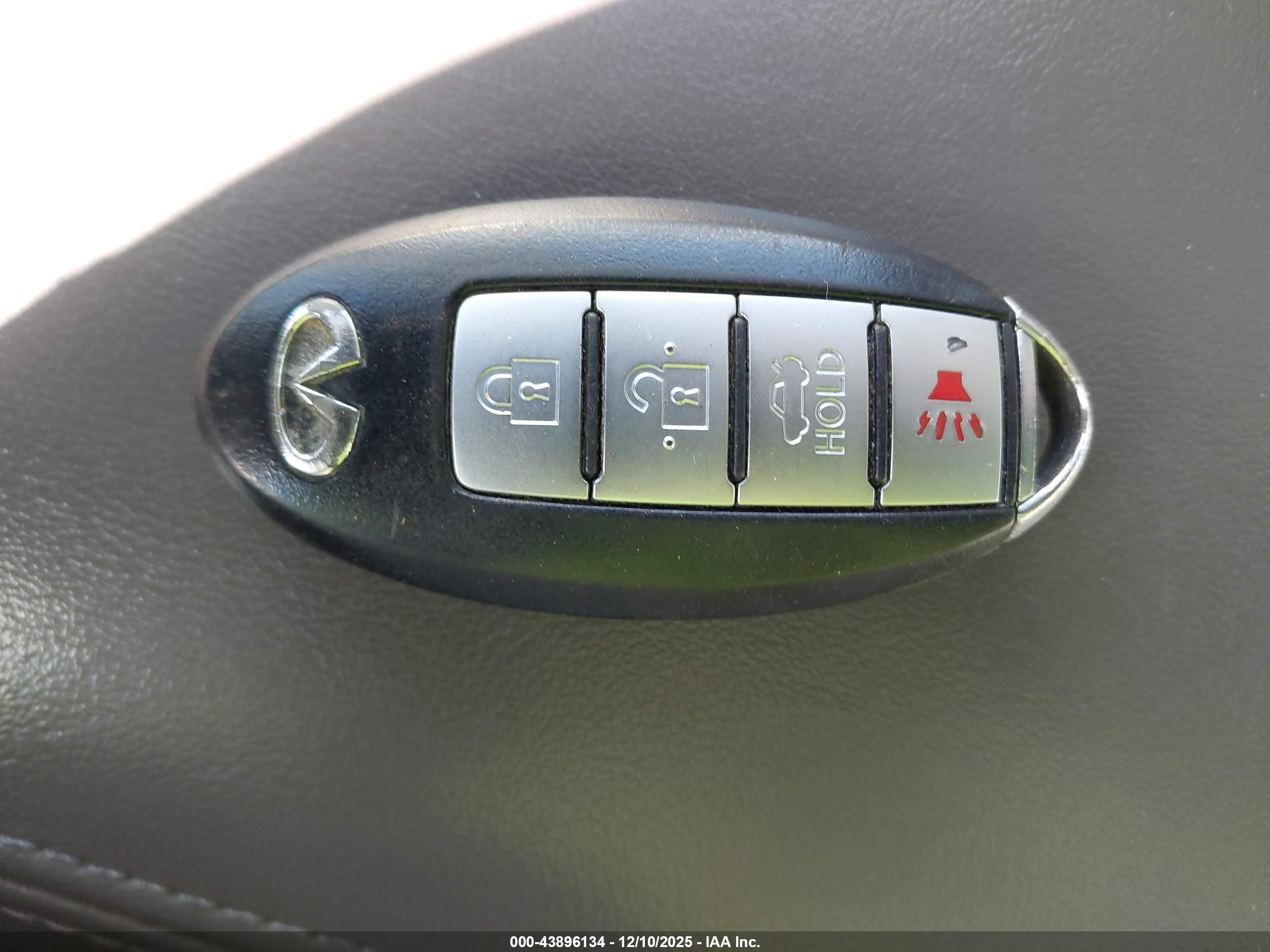 INFINITI G37X image 11