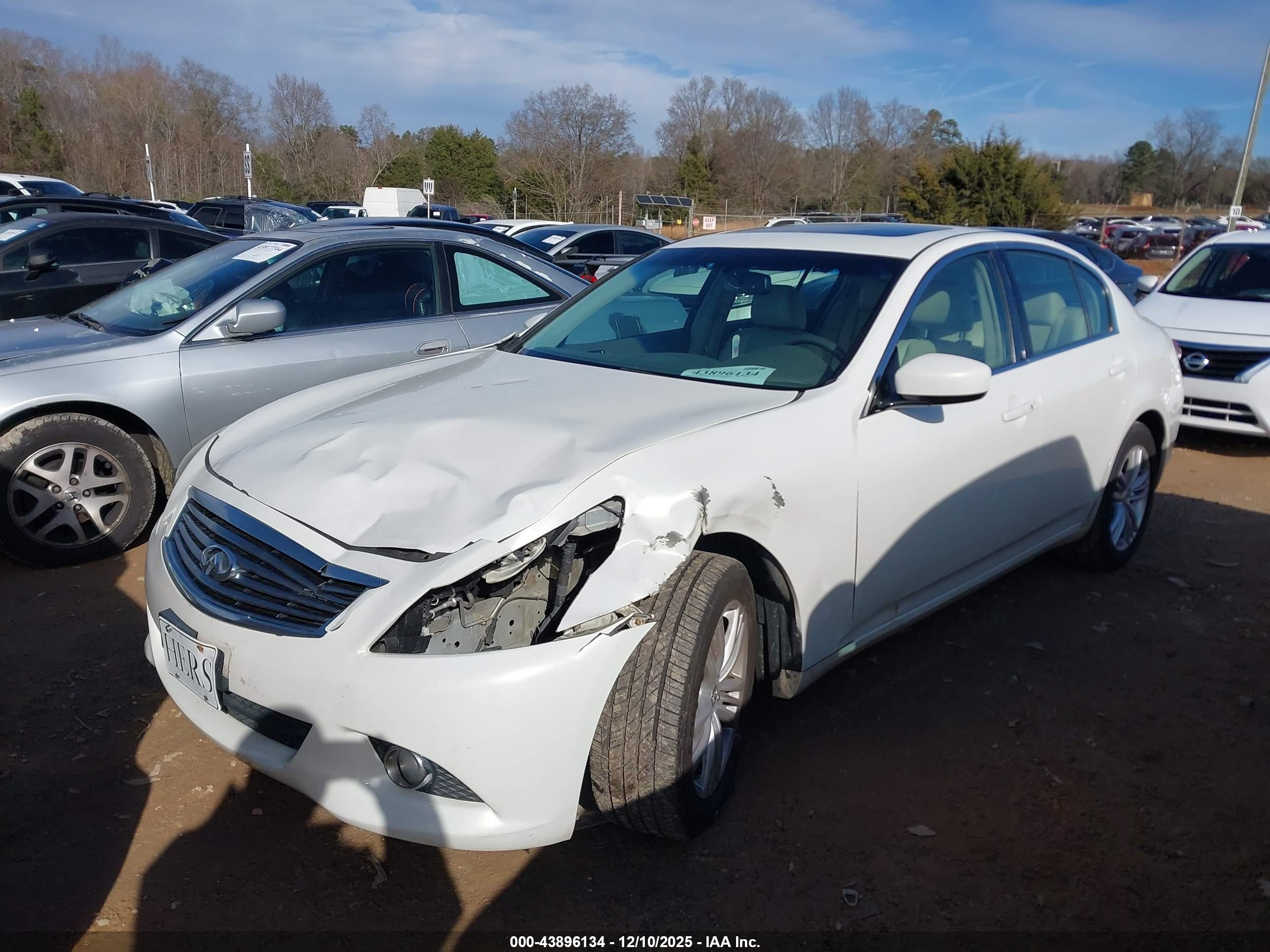 INFINITI G37X image 2