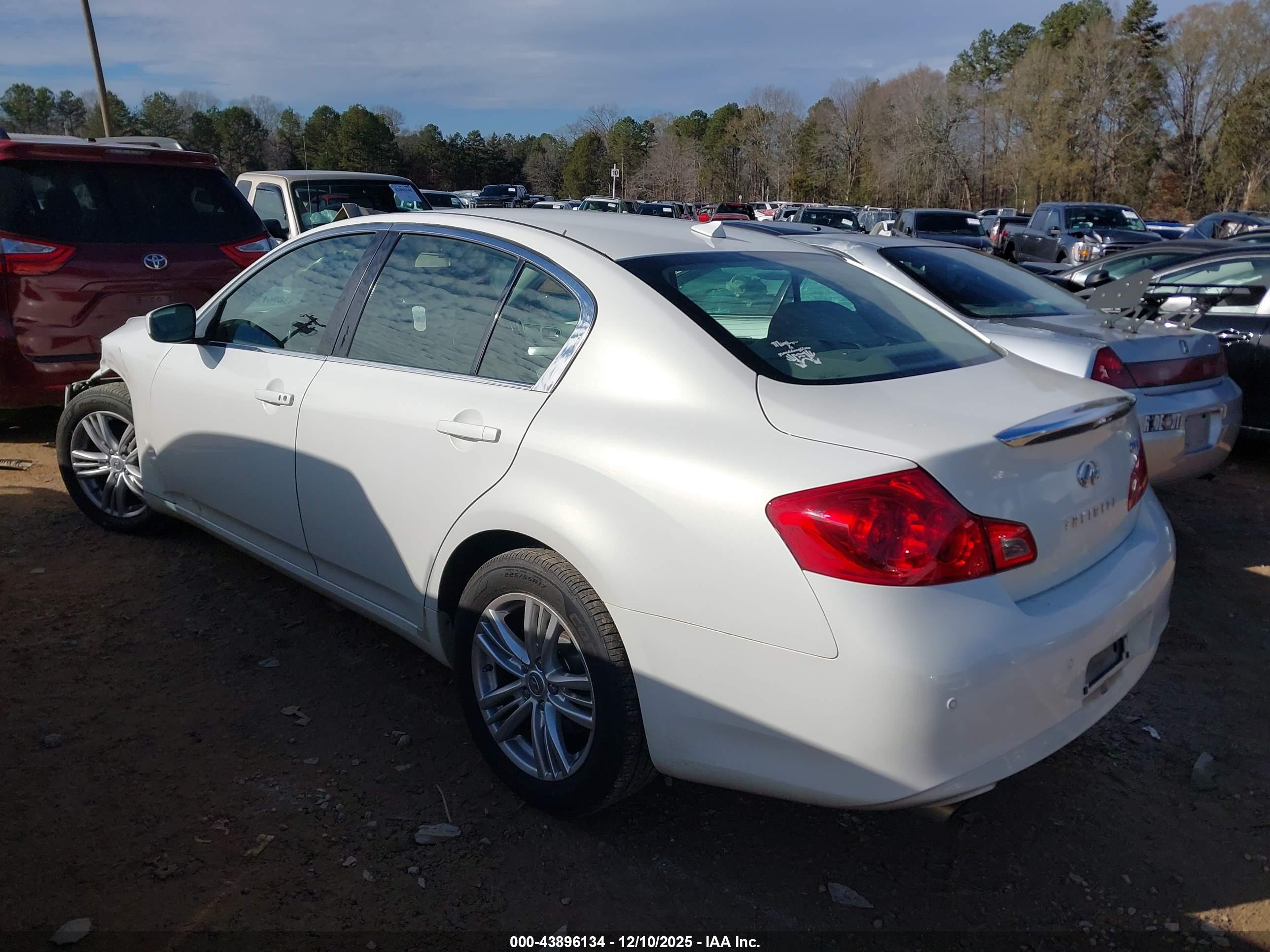 INFINITI G37X image 3
