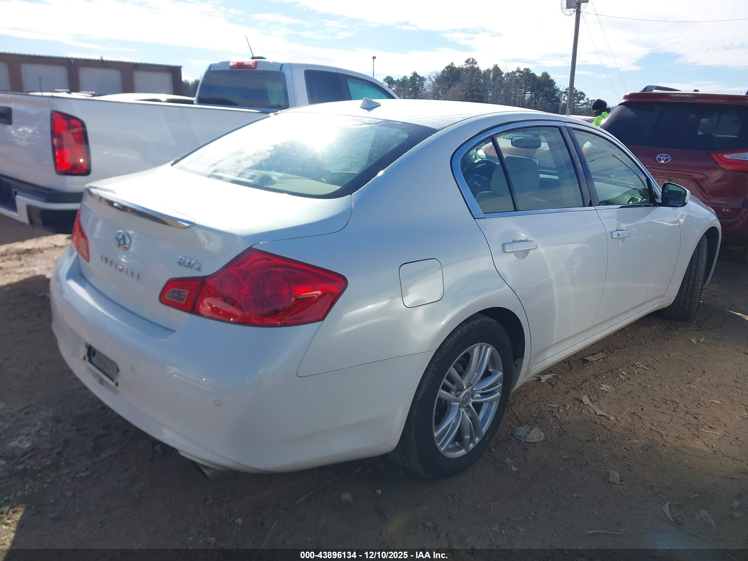 INFINITI G37X image 4