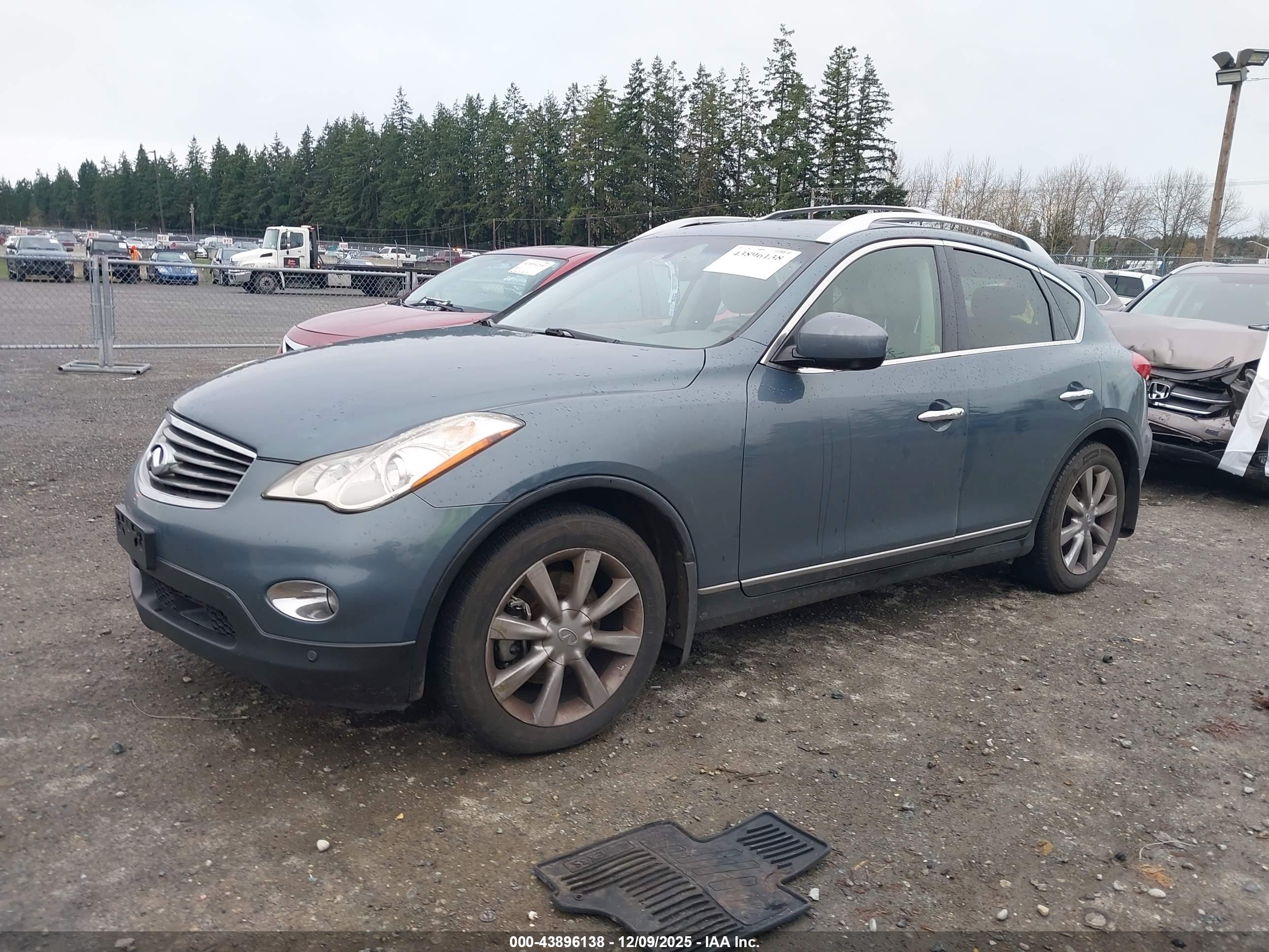INFINITI EX35 image 2