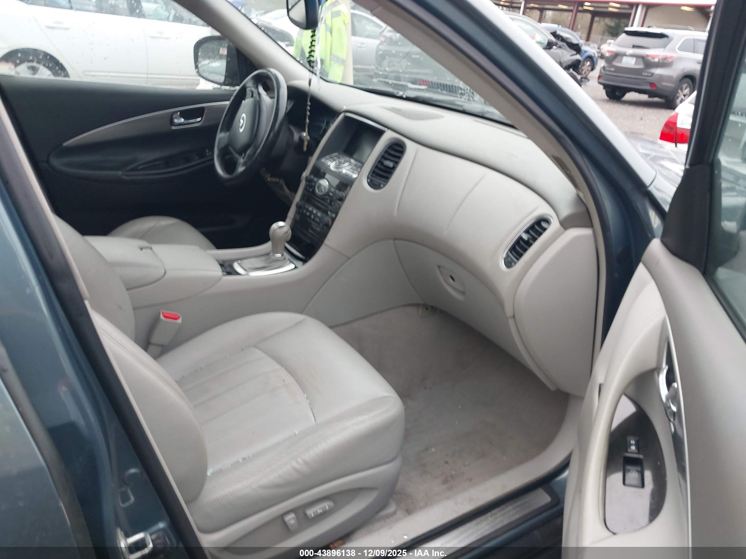 INFINITI EX35 image 5