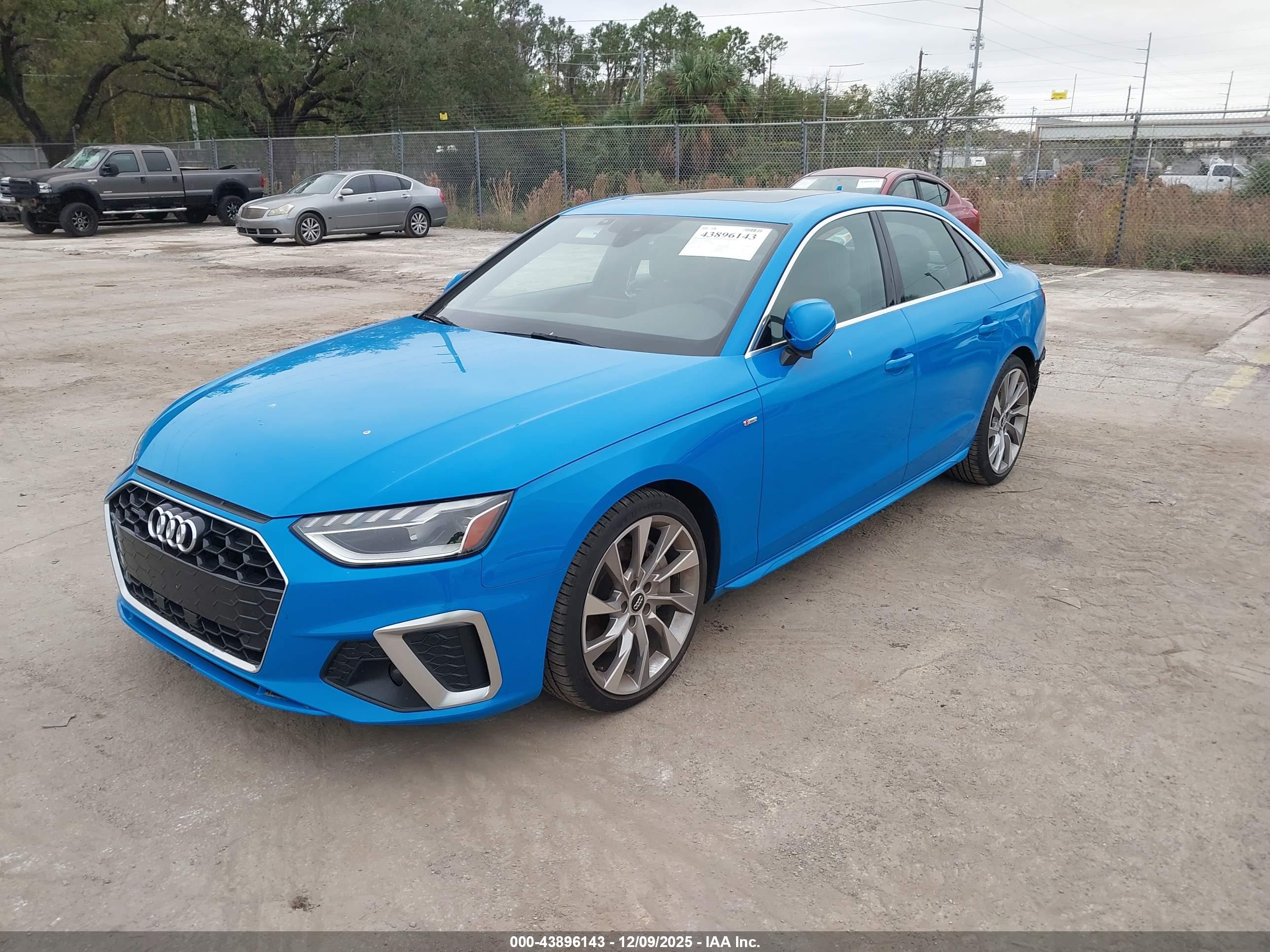 AUDI A4 image 2