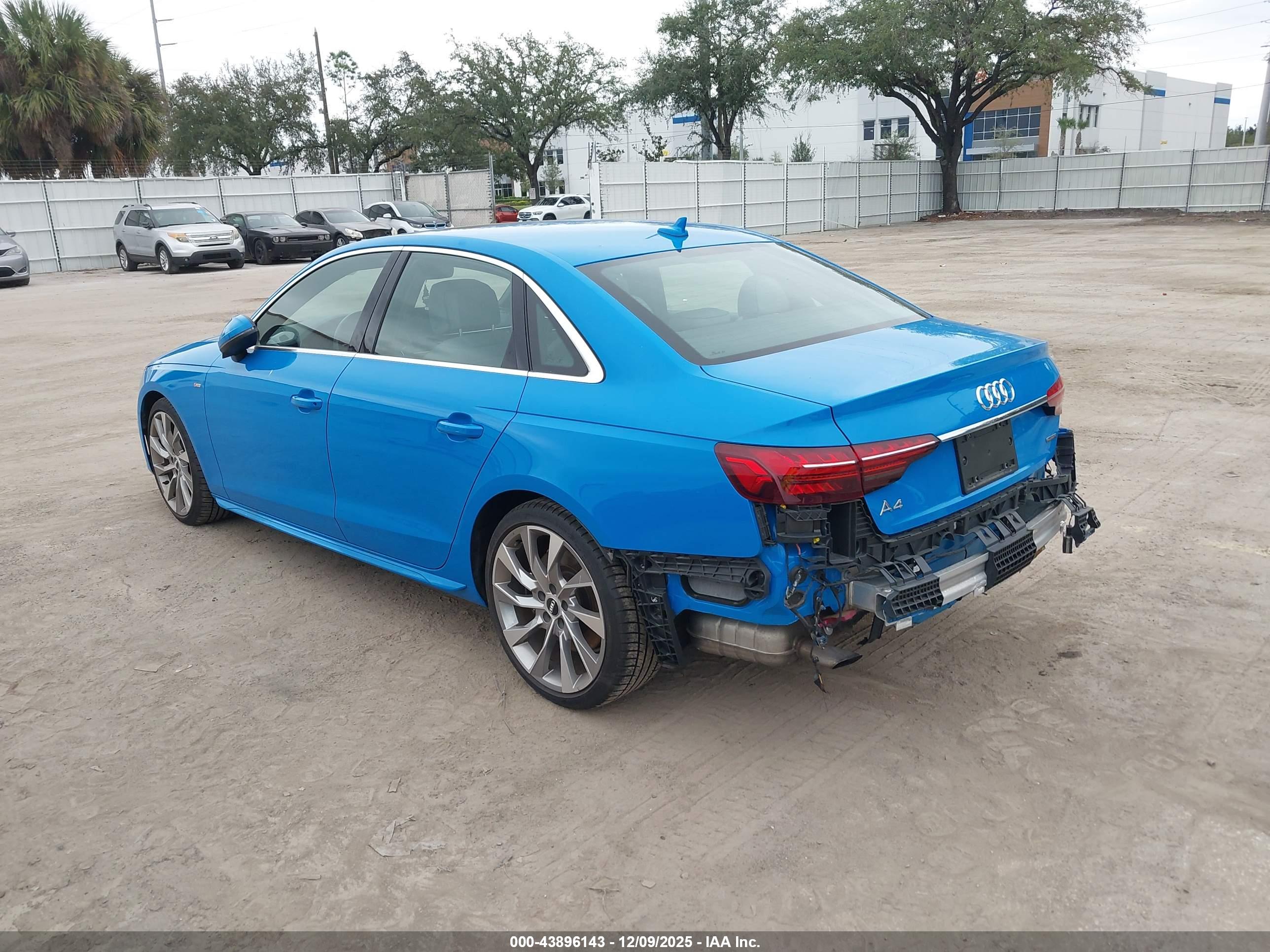 AUDI A4 image 3