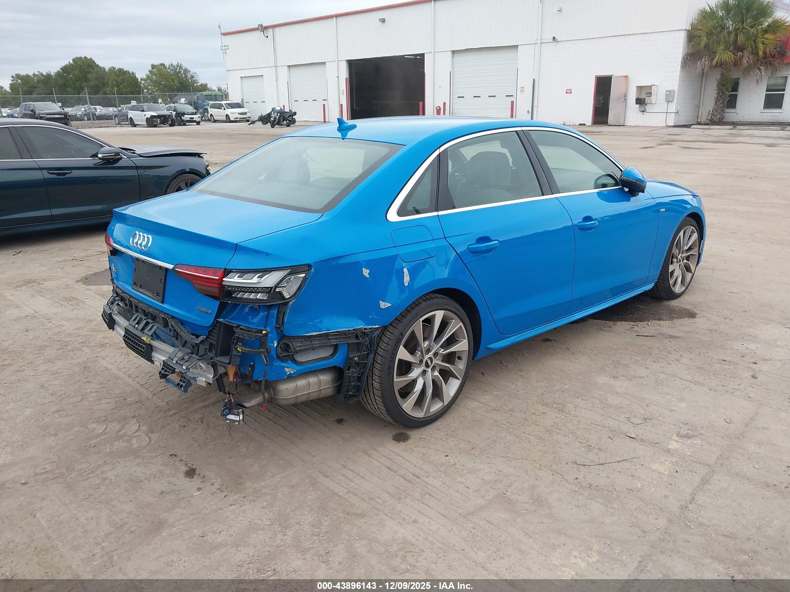 AUDI A4 image 4