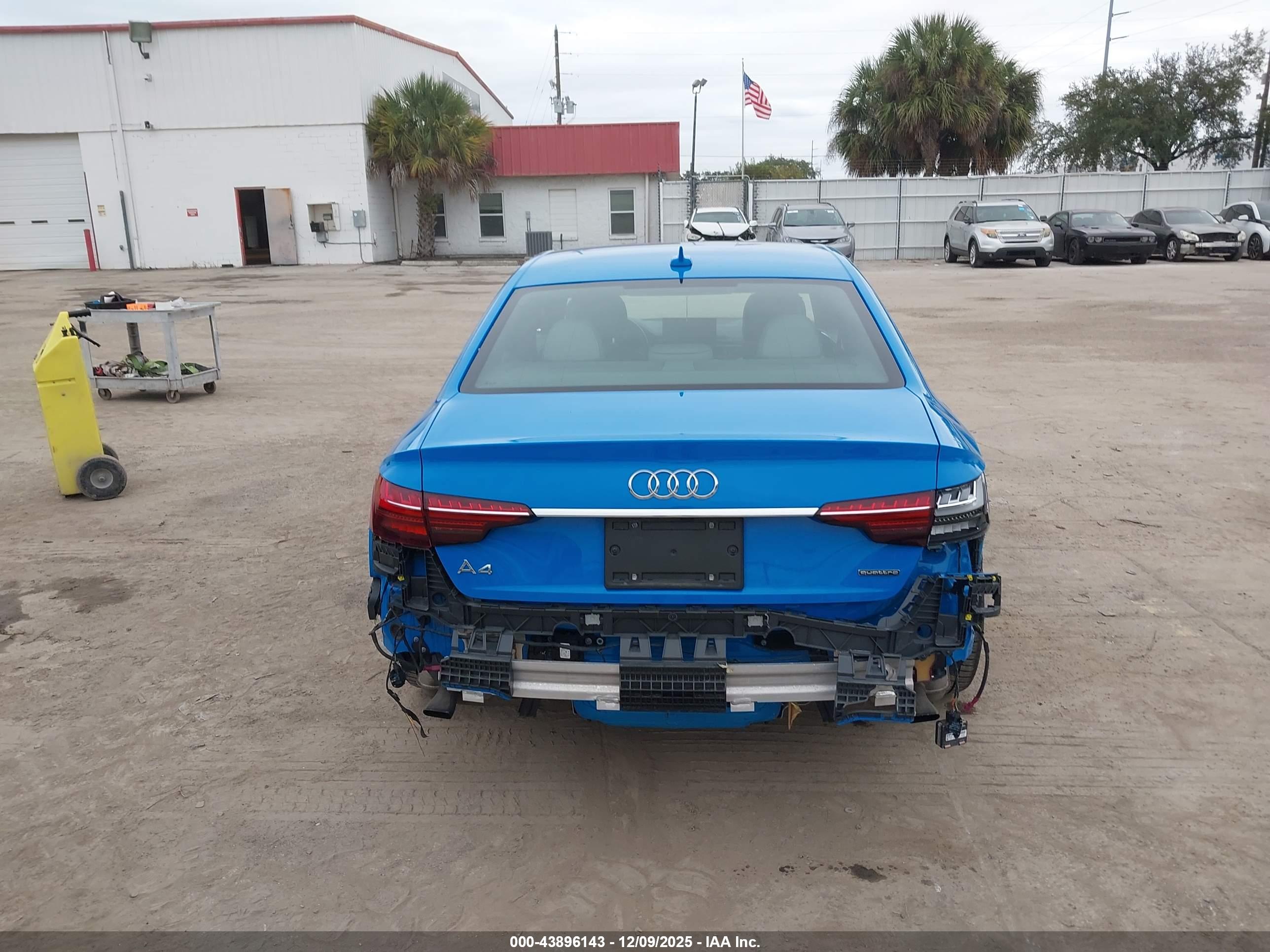 AUDI A4 image 6