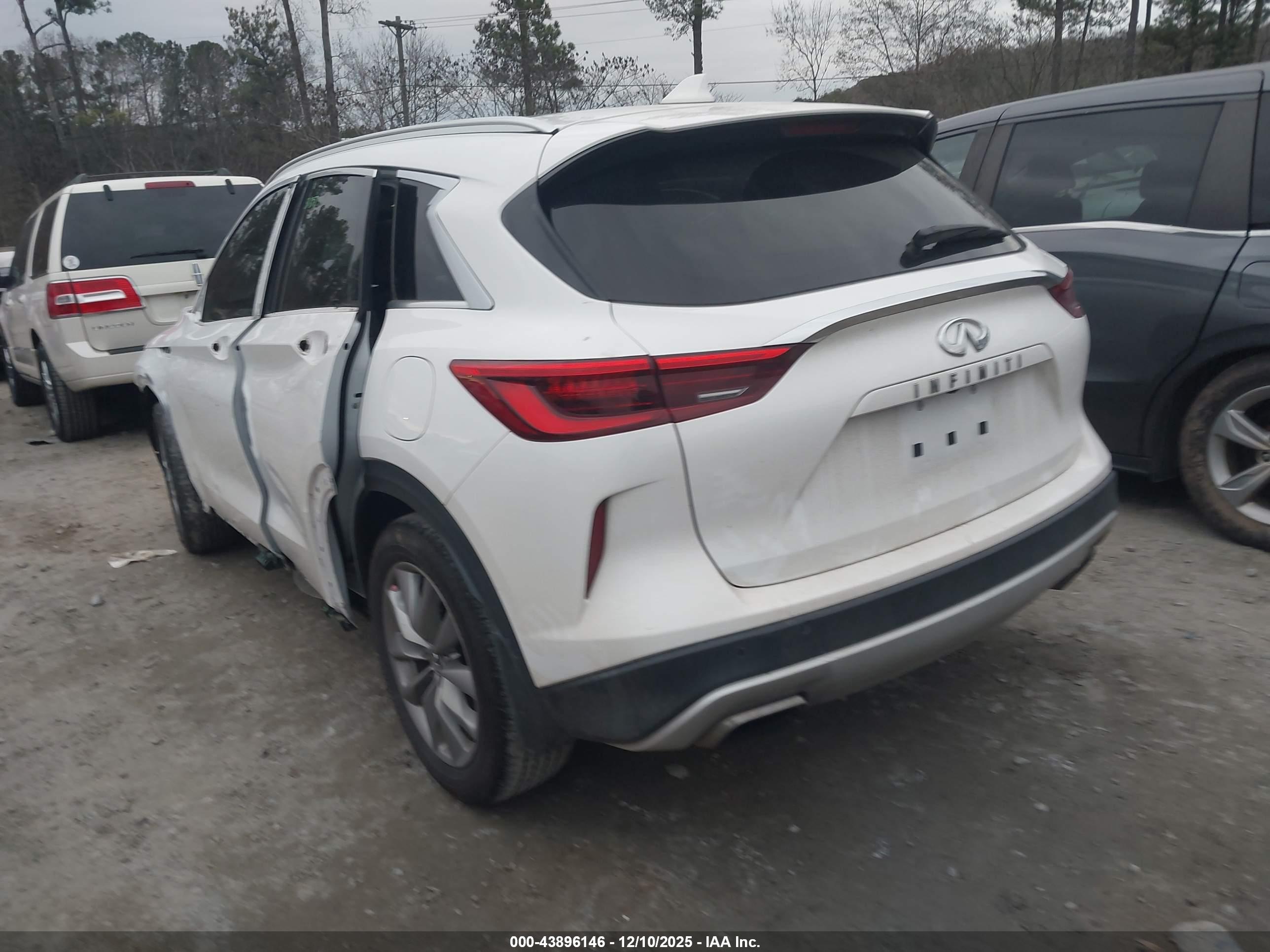 INFINITI QX50 image 3