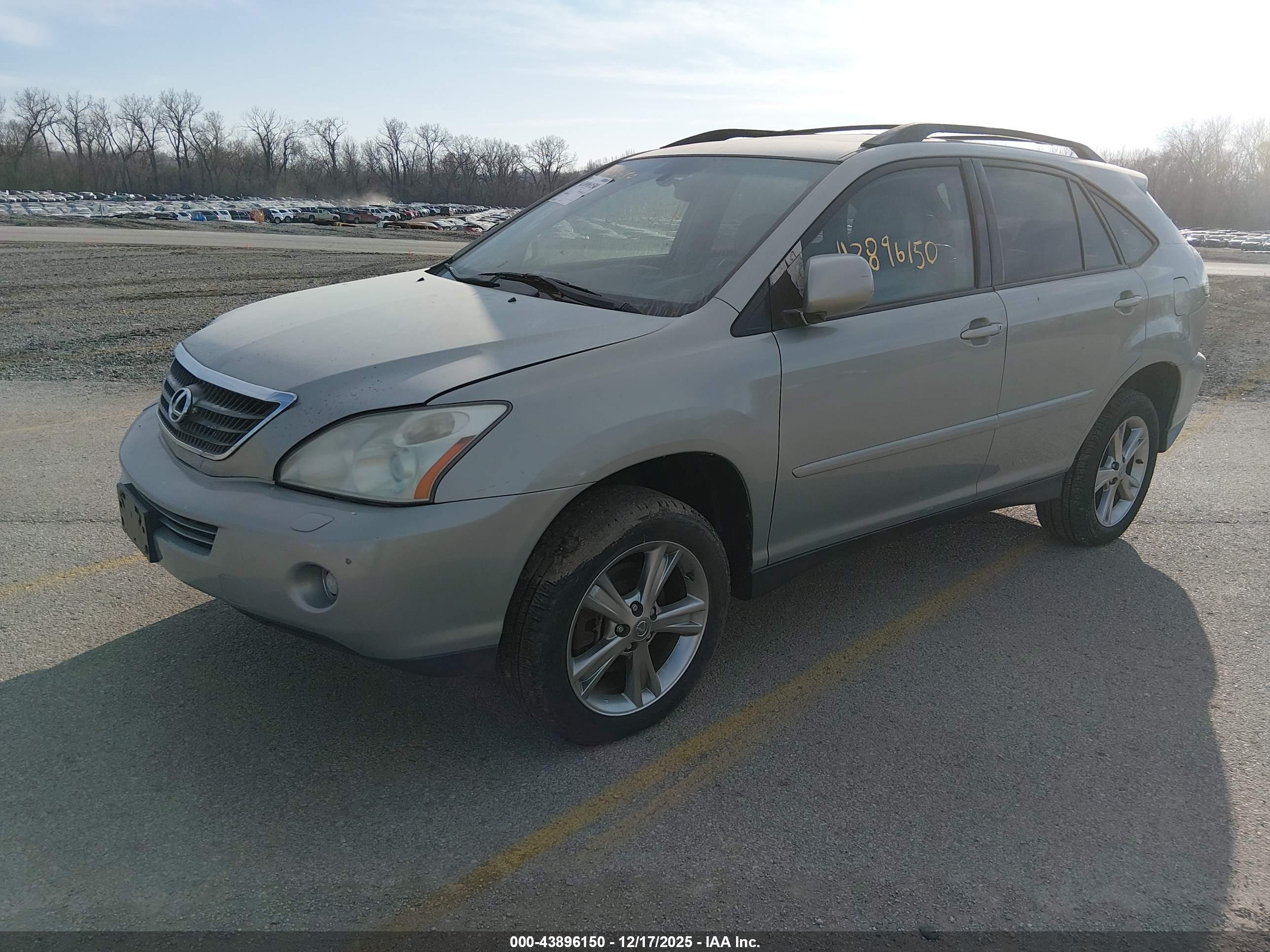 LEXUS RX image 2