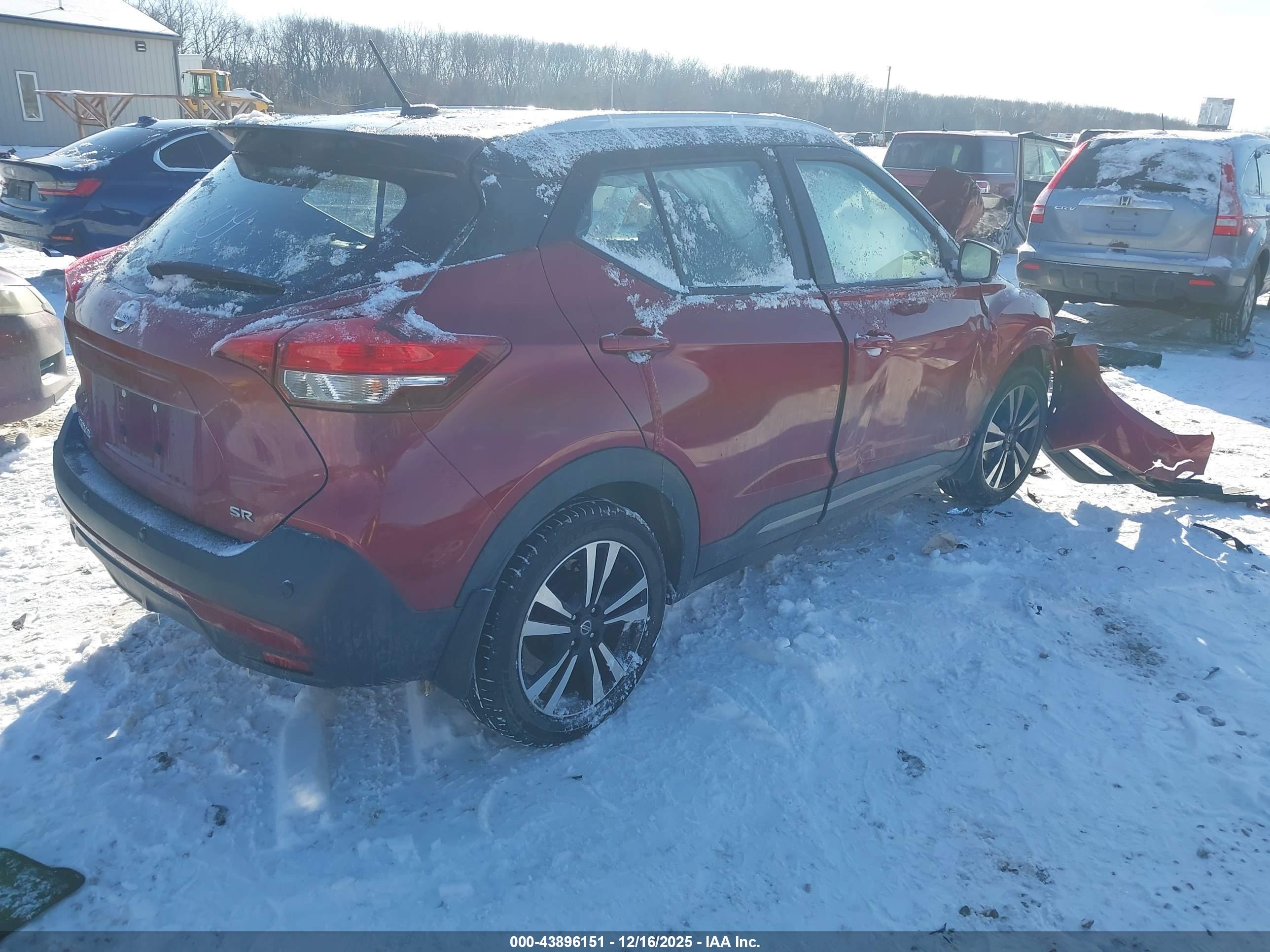 NISSAN KICKS image 4