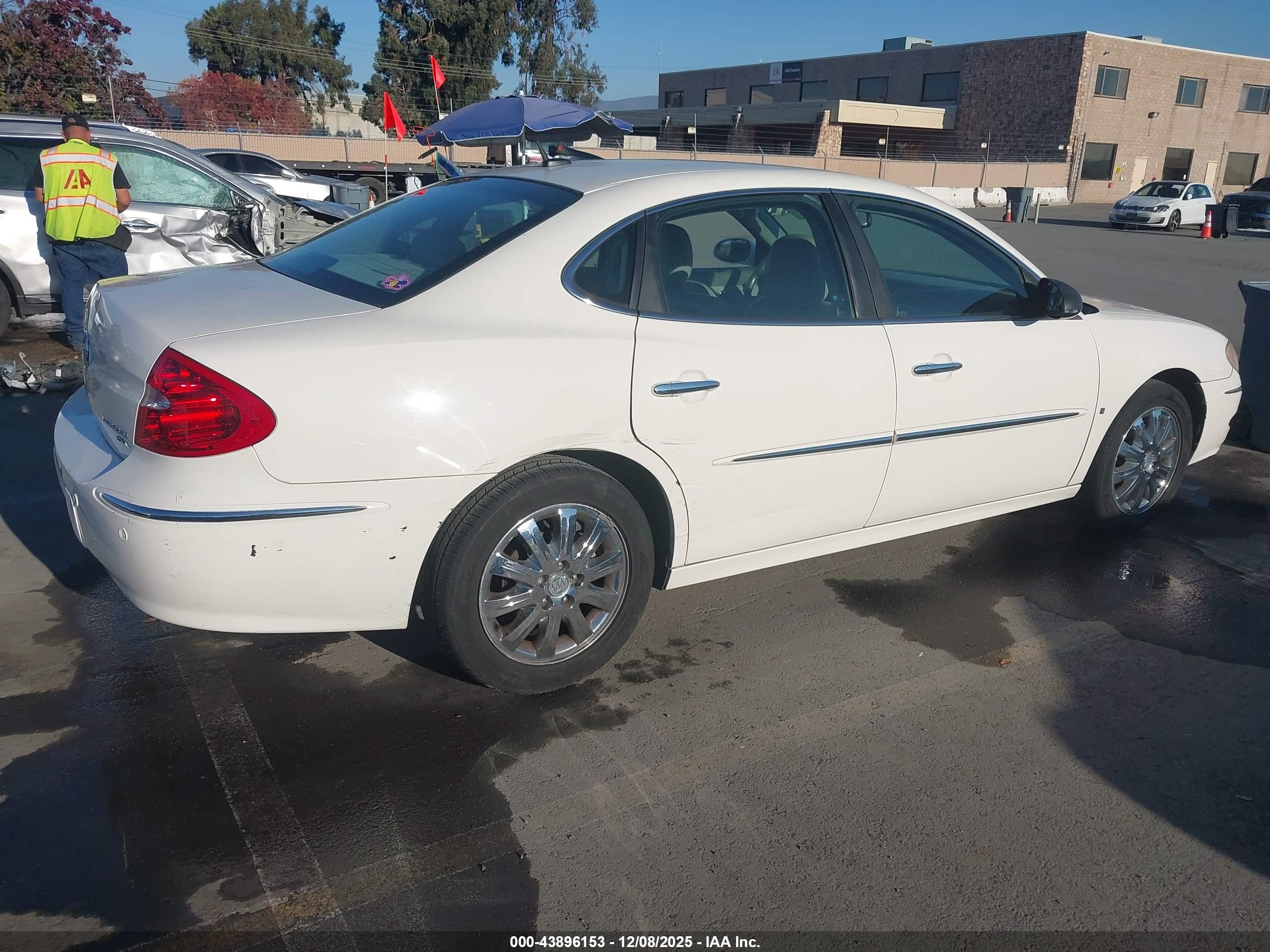 BUICK LACROSSE image 4