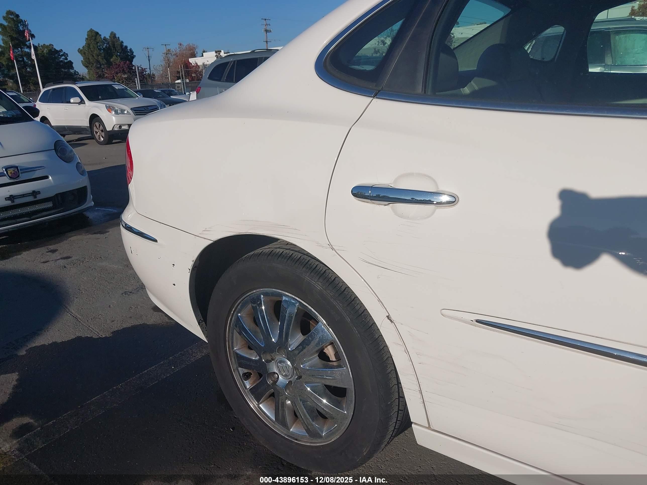 BUICK LACROSSE image 6