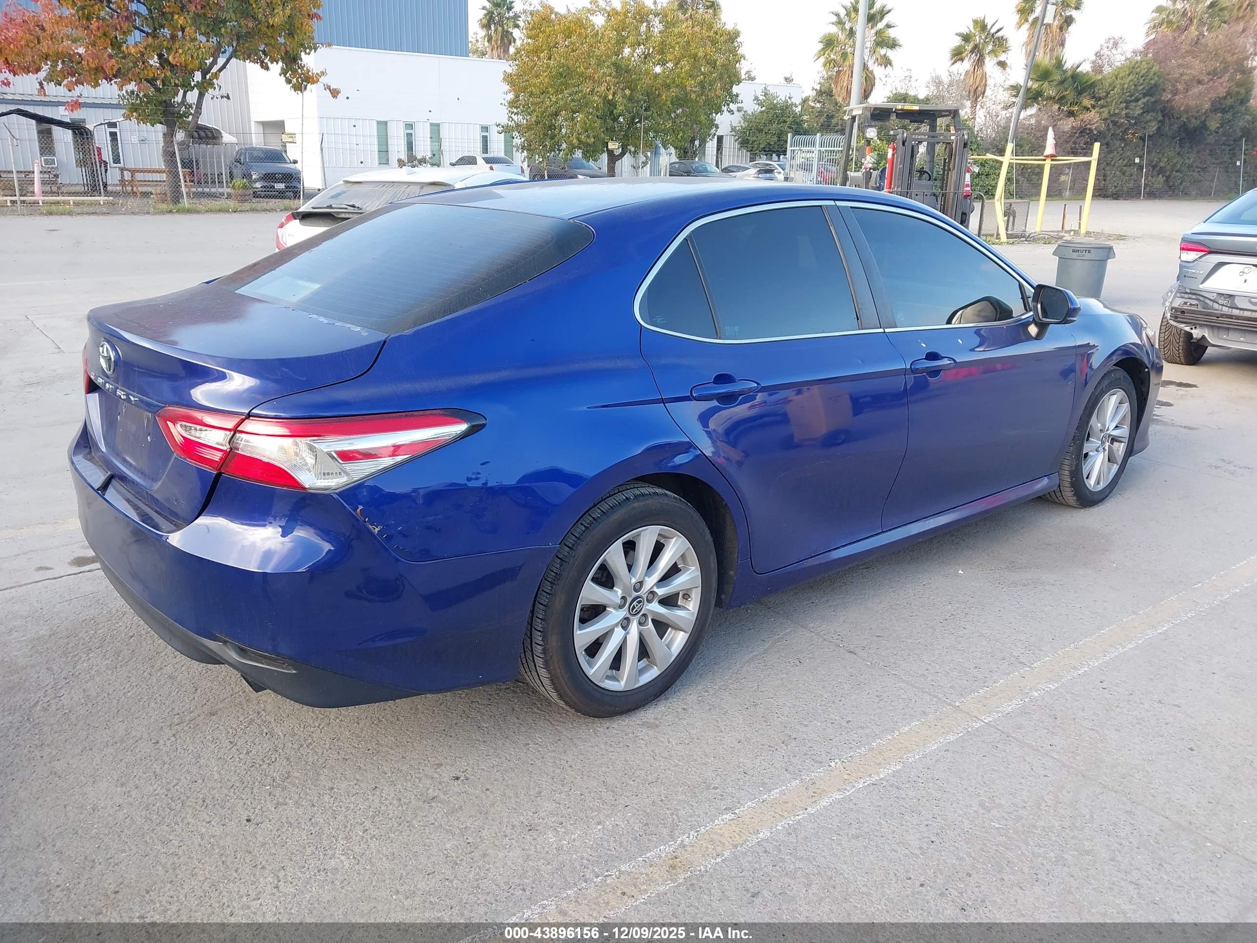 TOYOTA CAMRY image 4