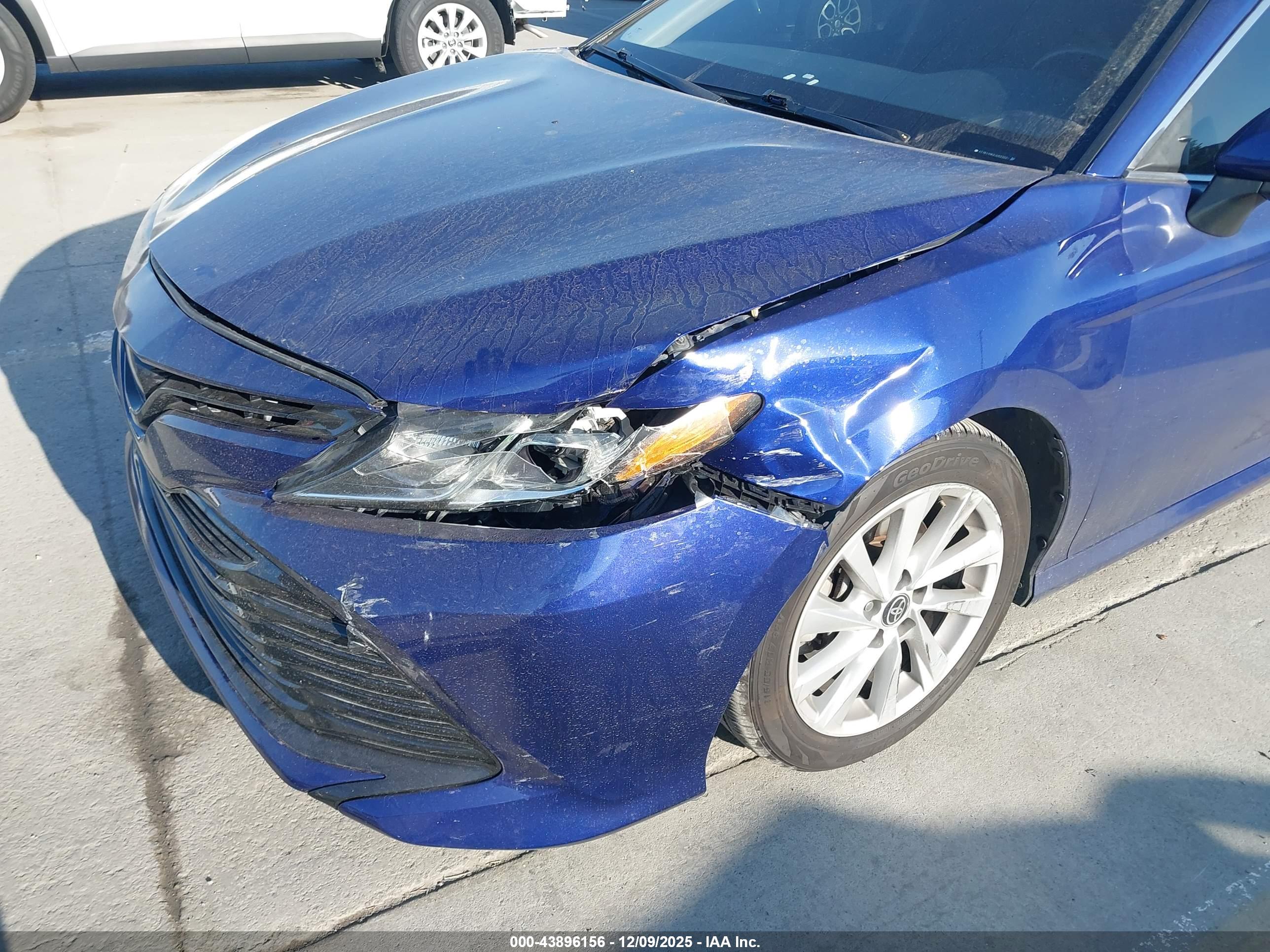 TOYOTA CAMRY image 6