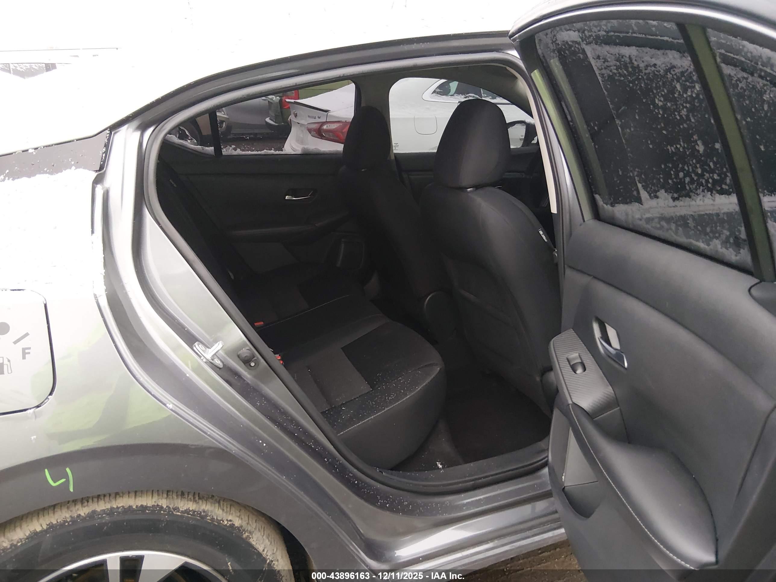 NISSAN SENTRA image 8