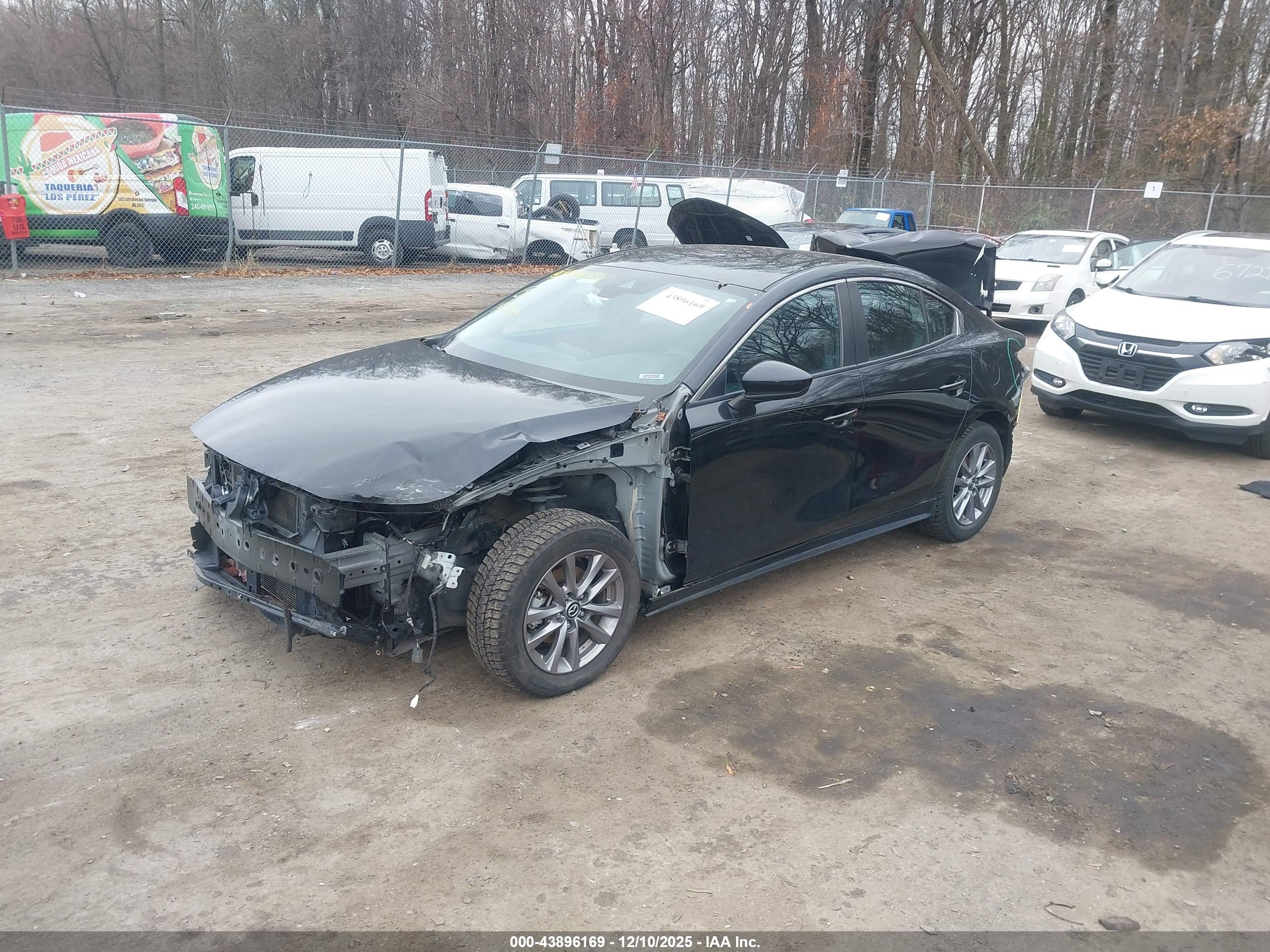 MAZDA MAZDA3 image 2