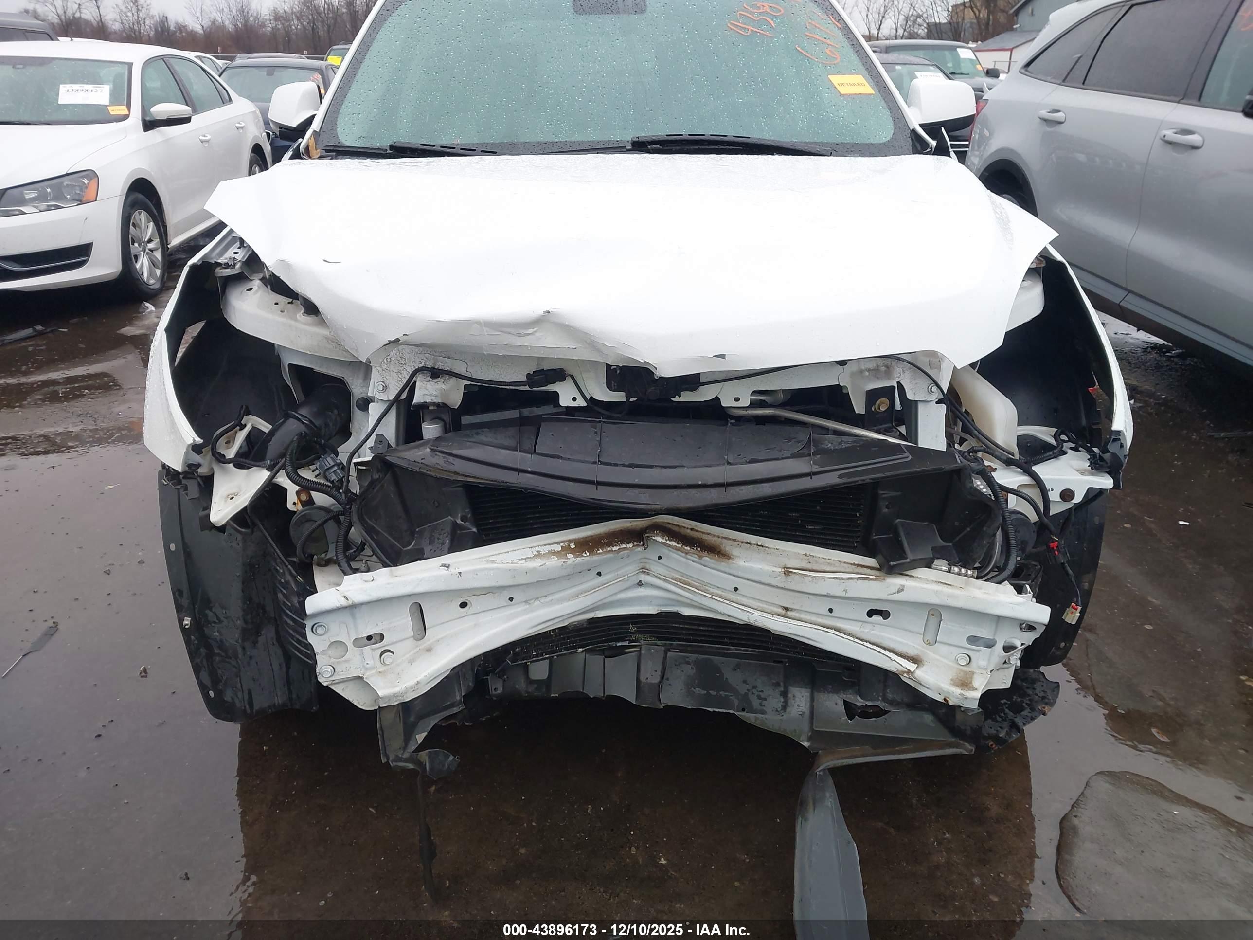 CHEVROLET EQUINOX image 6