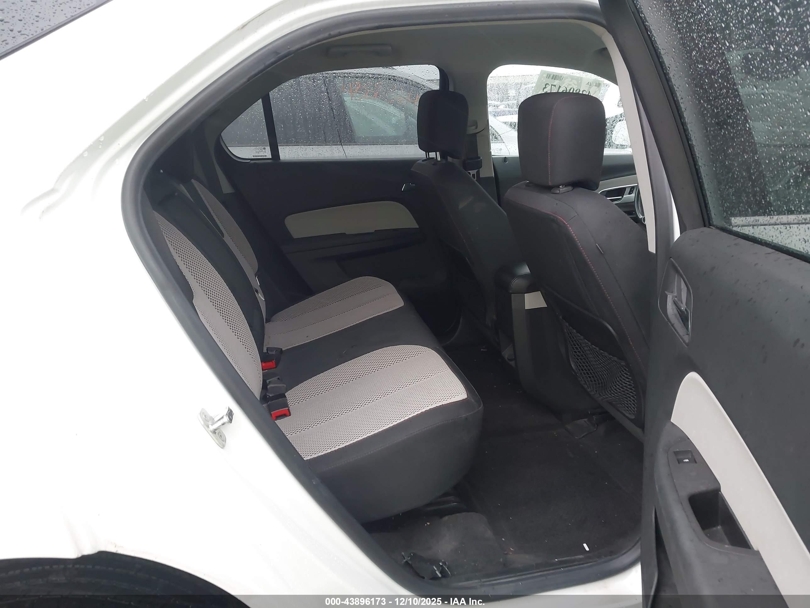 CHEVROLET EQUINOX image 8