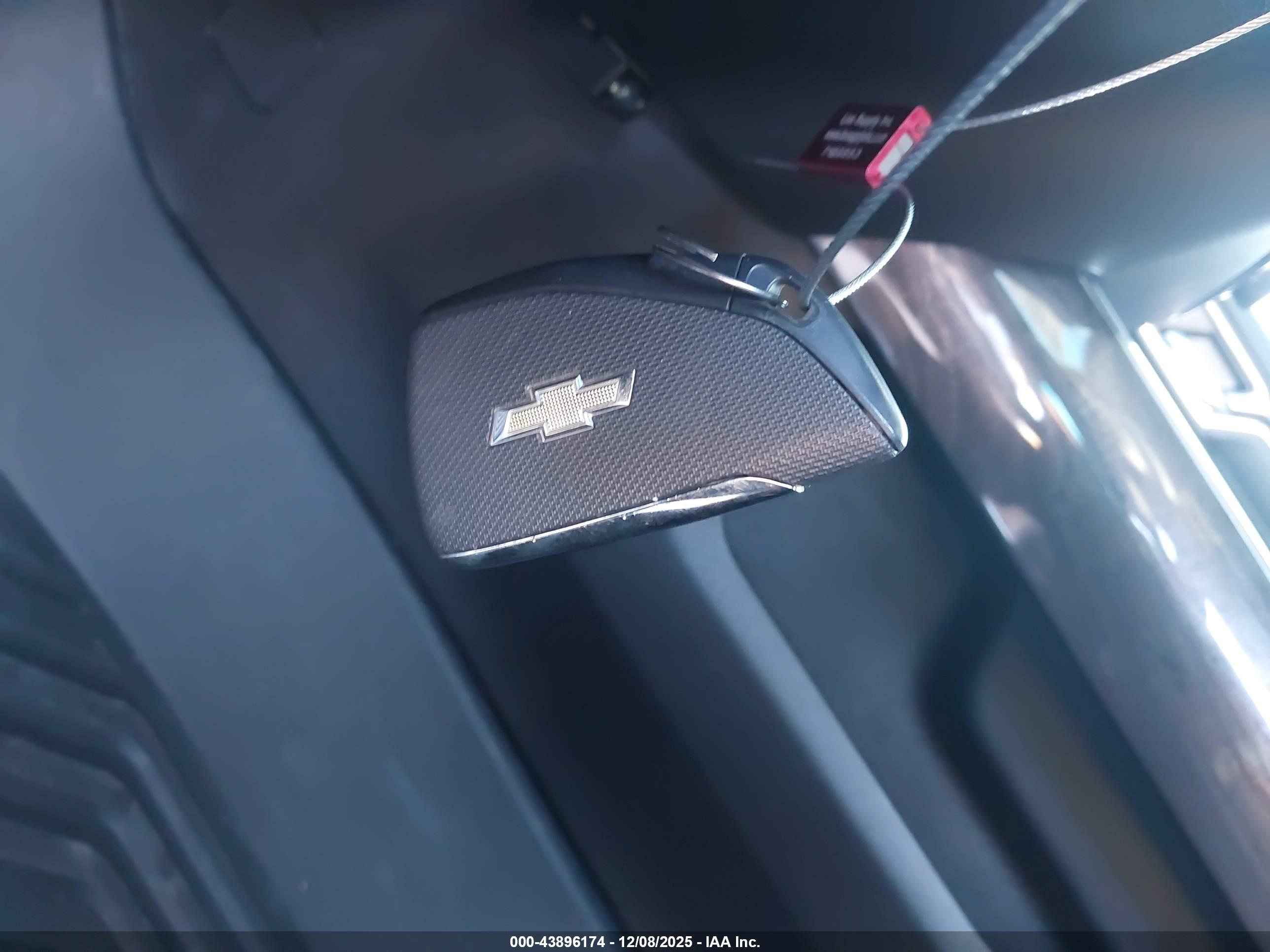 CHEVROLET SILVERADO image 11
