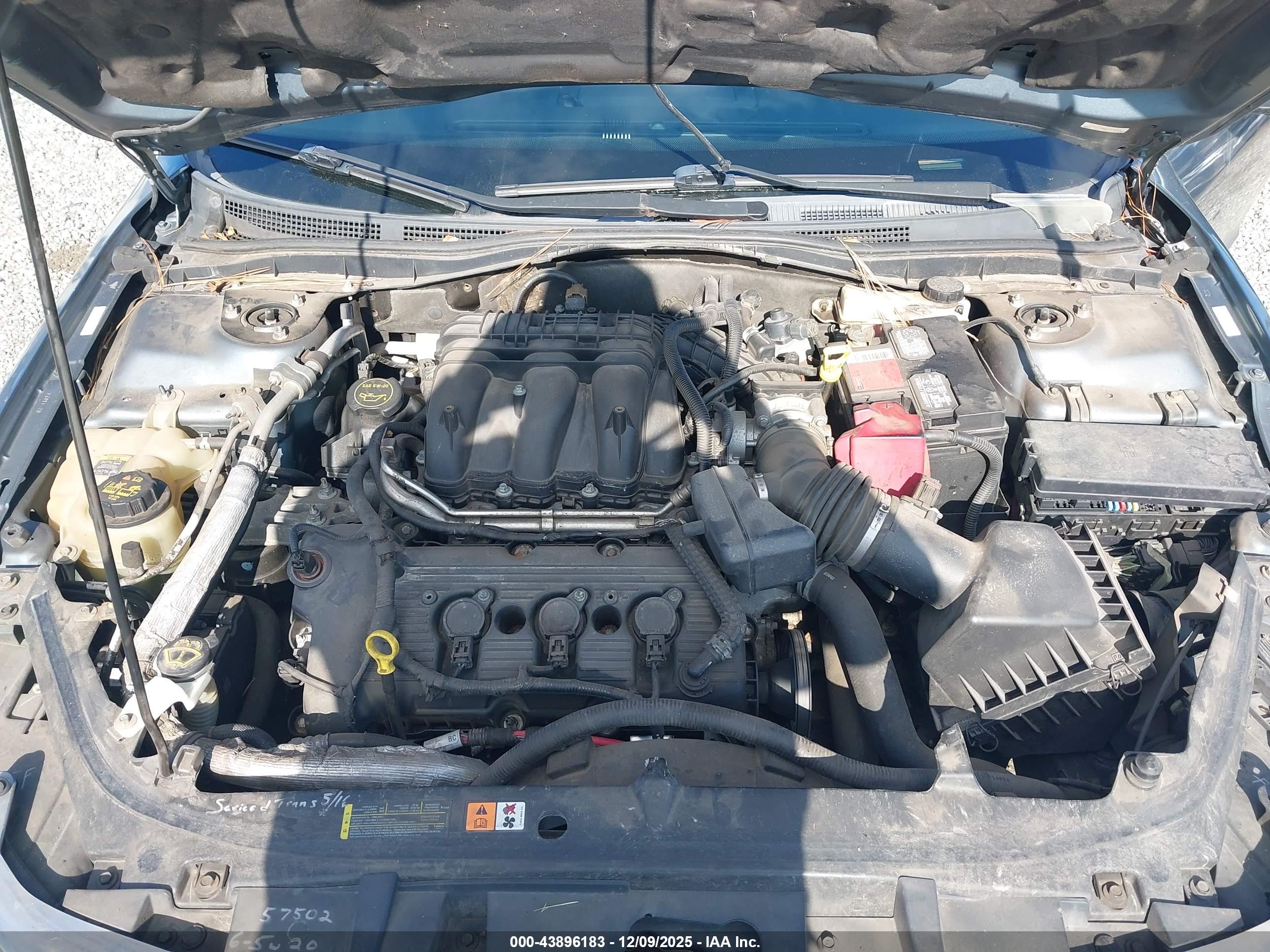 FORD FUSION image 10