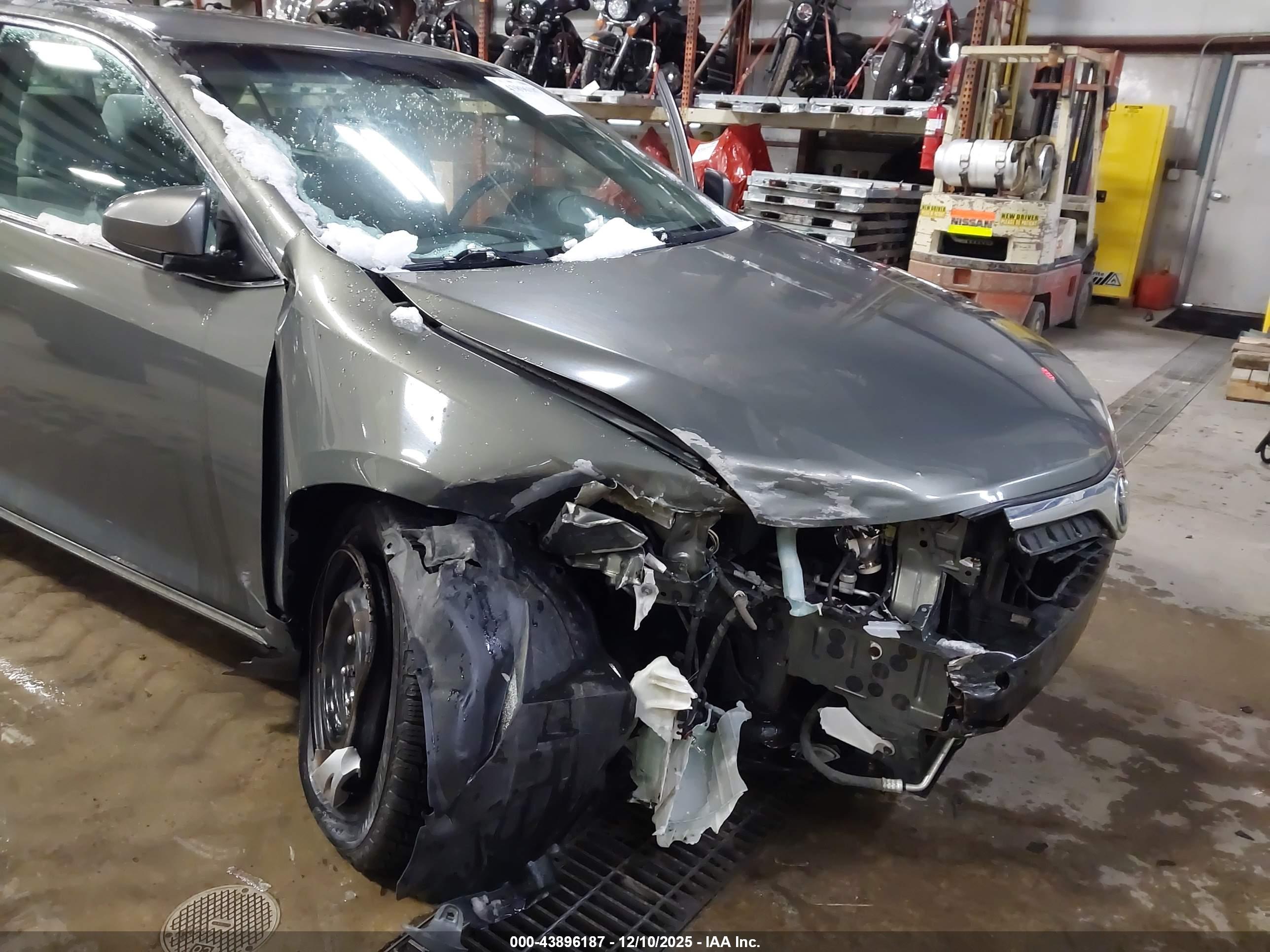 TOYOTA CAMRY image 6