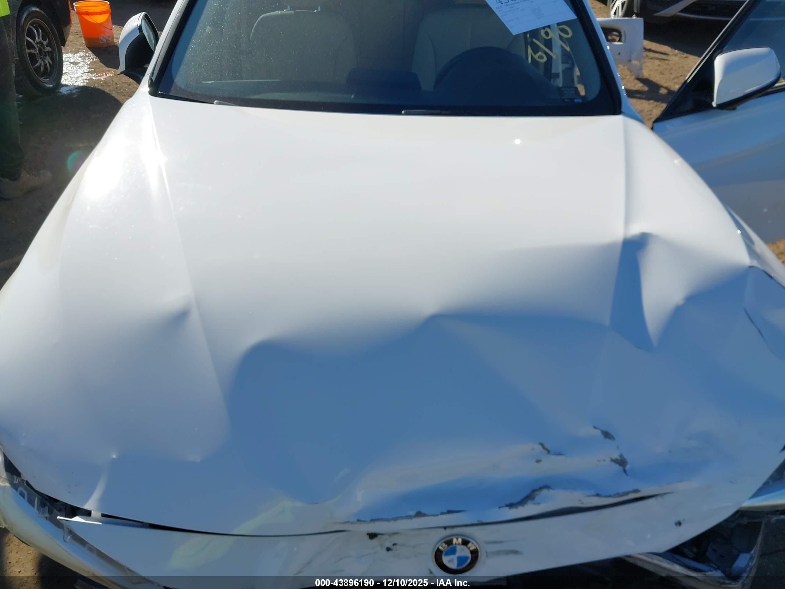 BMW 320I image 10