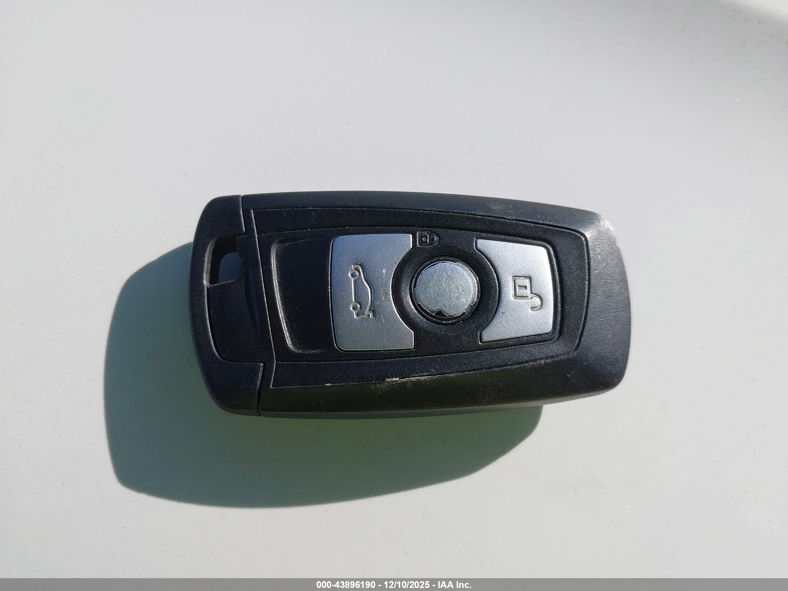 BMW 320I image 11