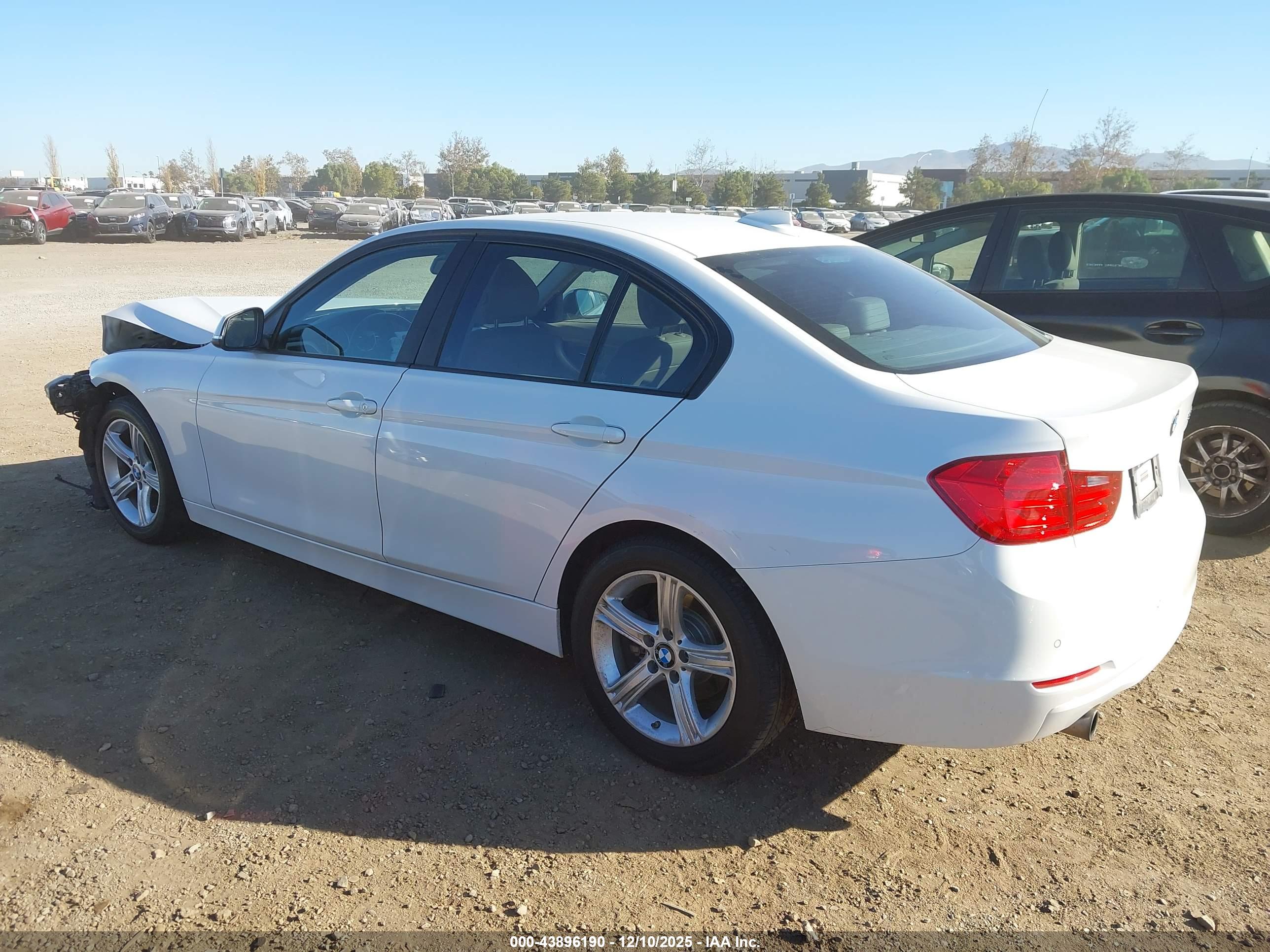 BMW 320I image 3