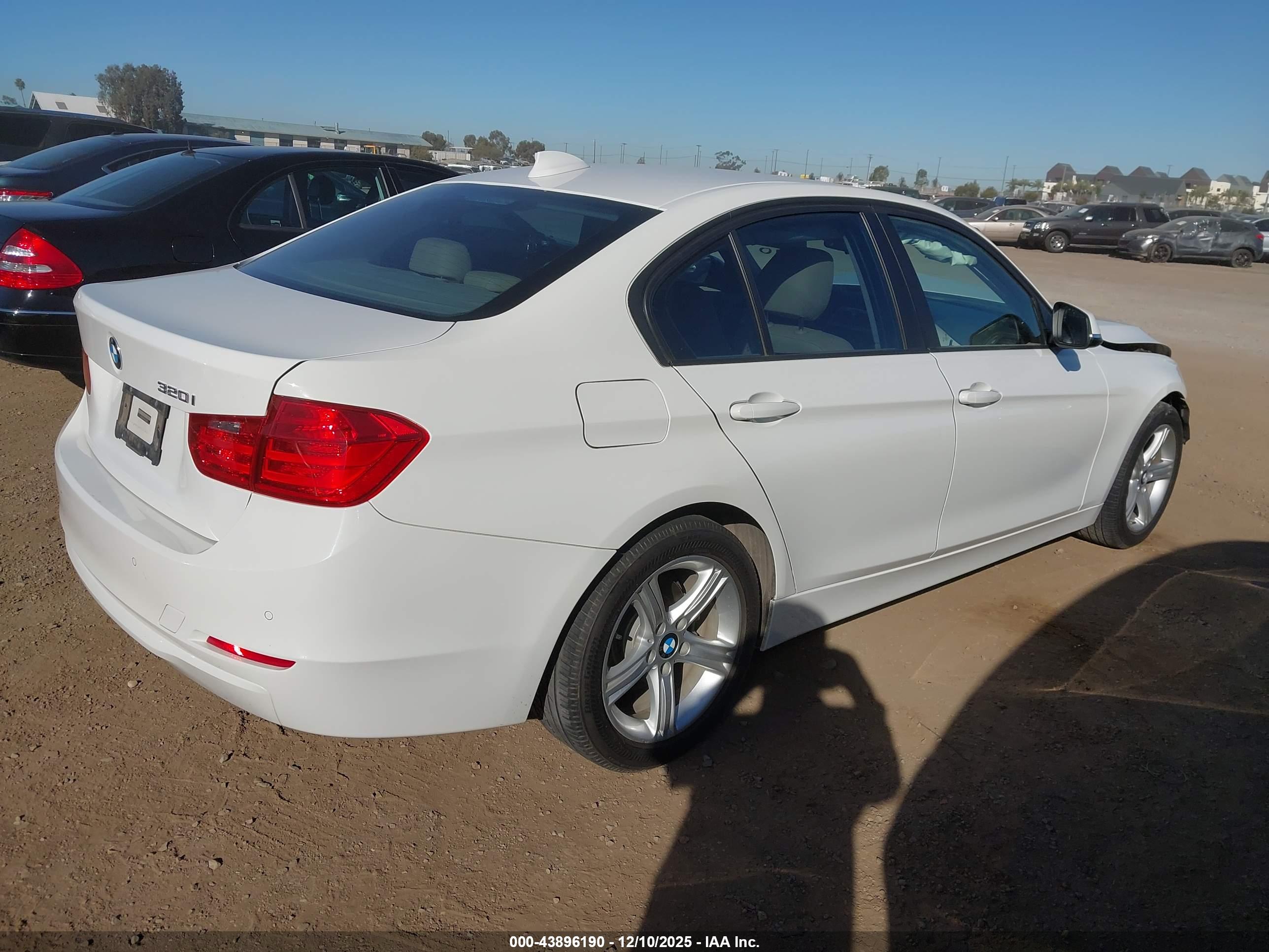 BMW 320I image 4