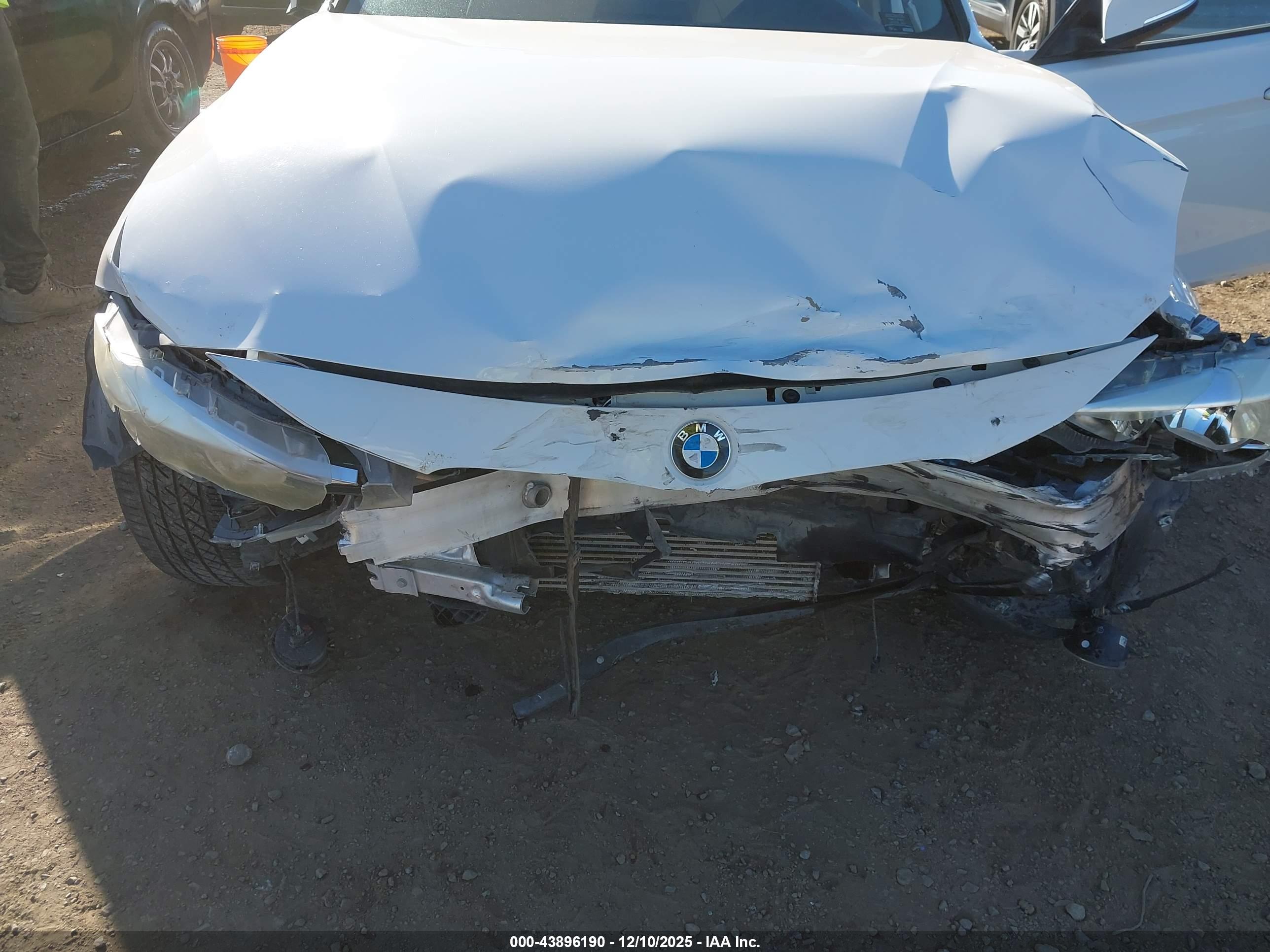 BMW 320I image 6