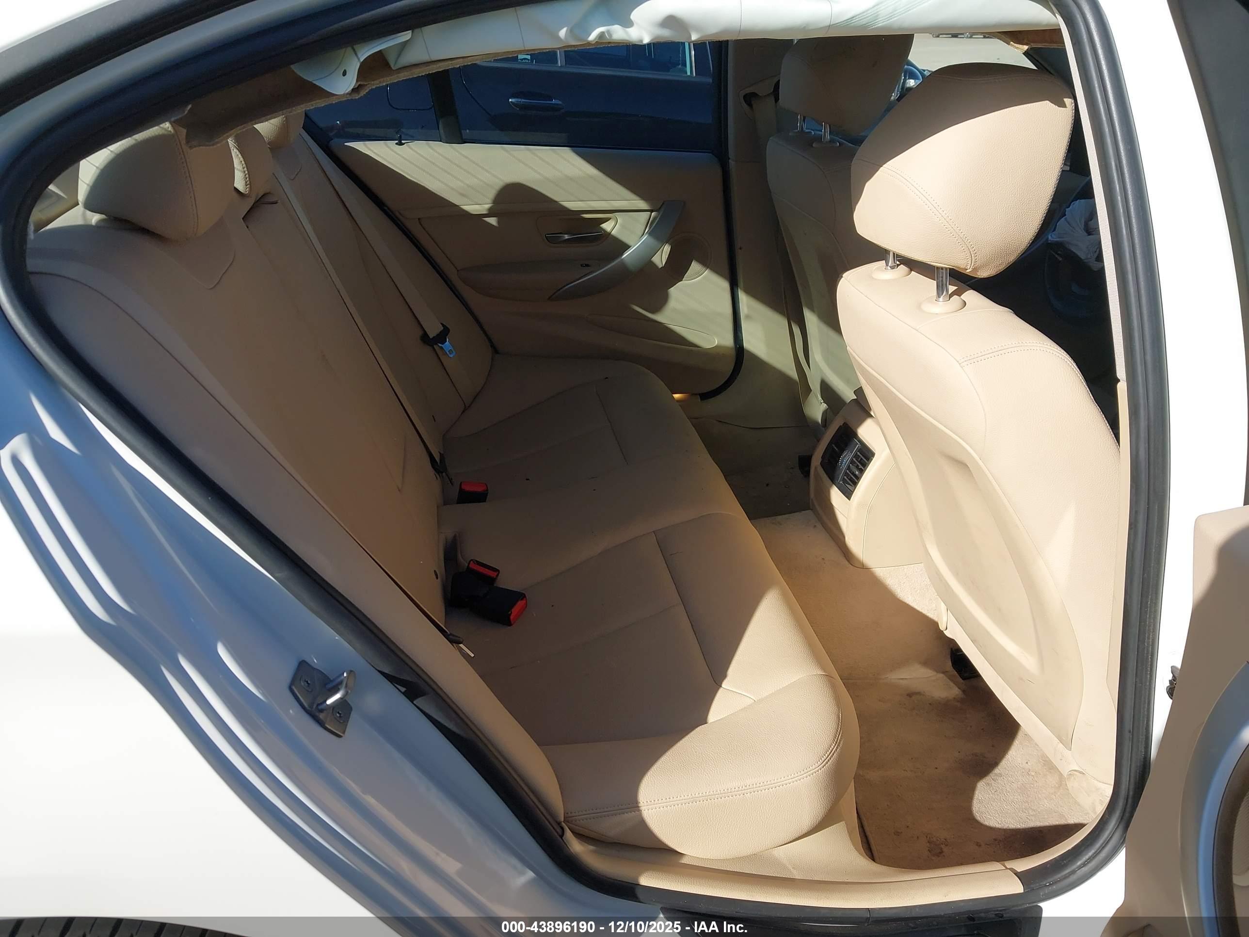 BMW 320I image 8