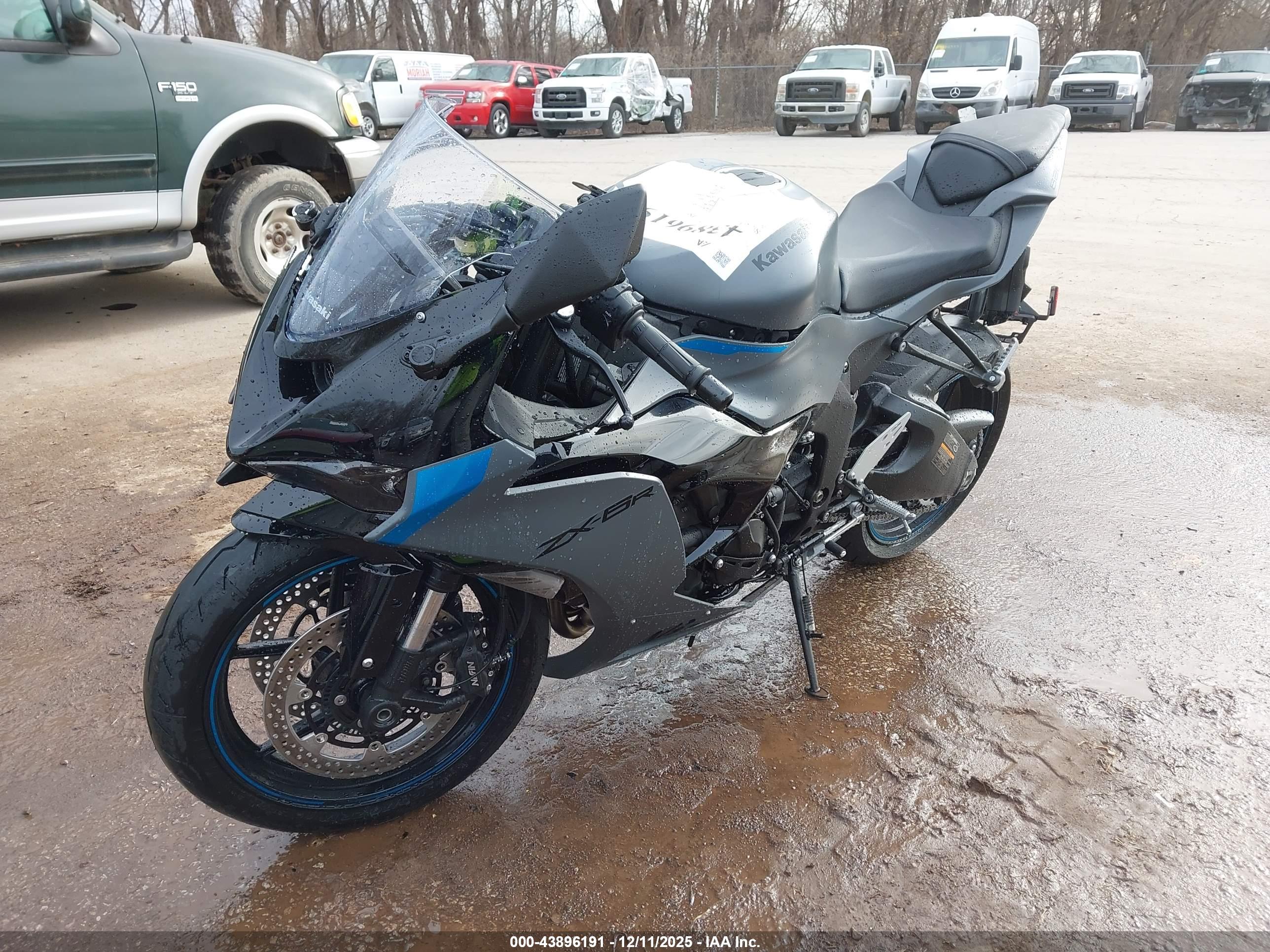 KAWASAKI ZX636 image 2