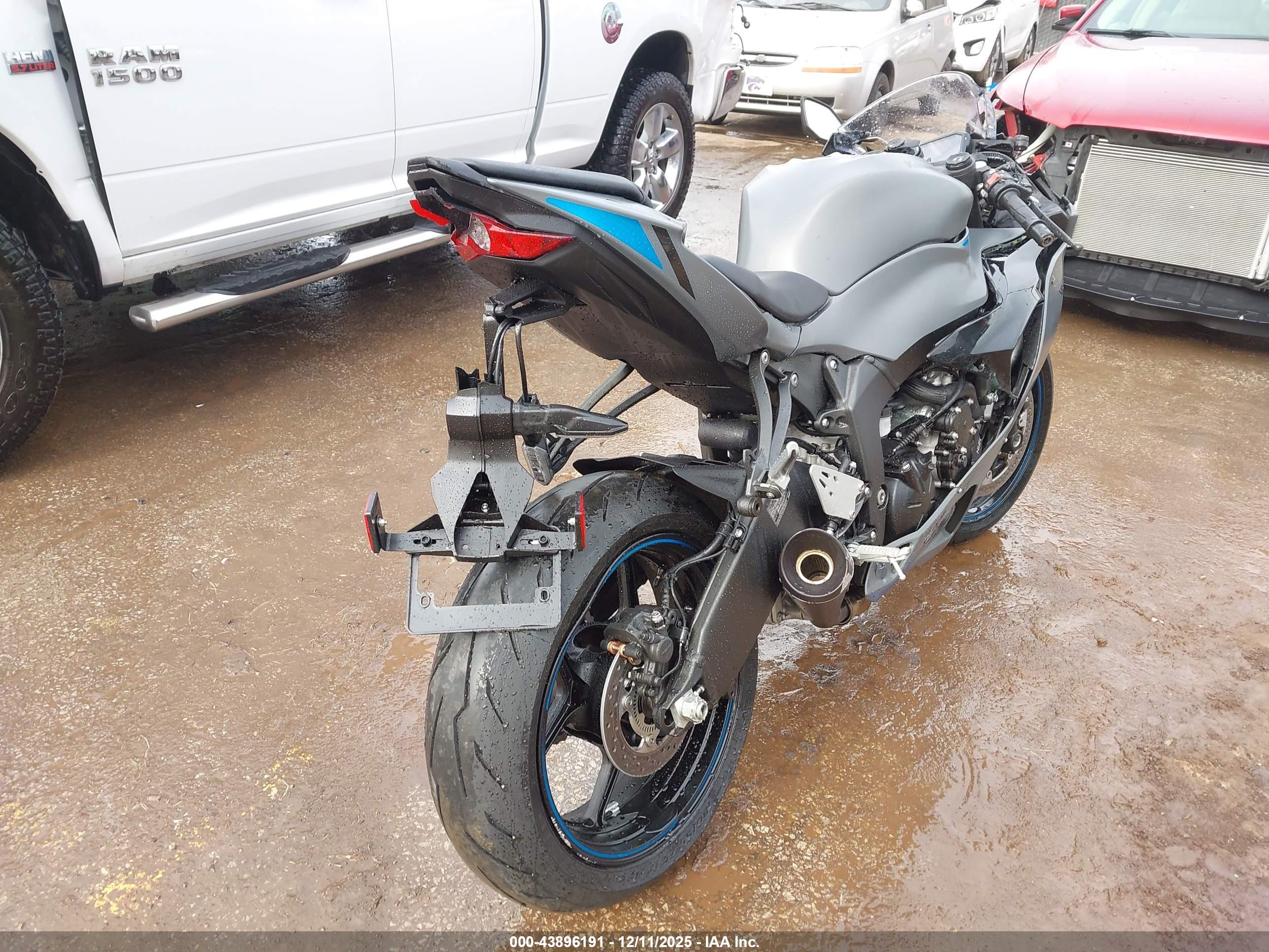 KAWASAKI ZX636 image 4