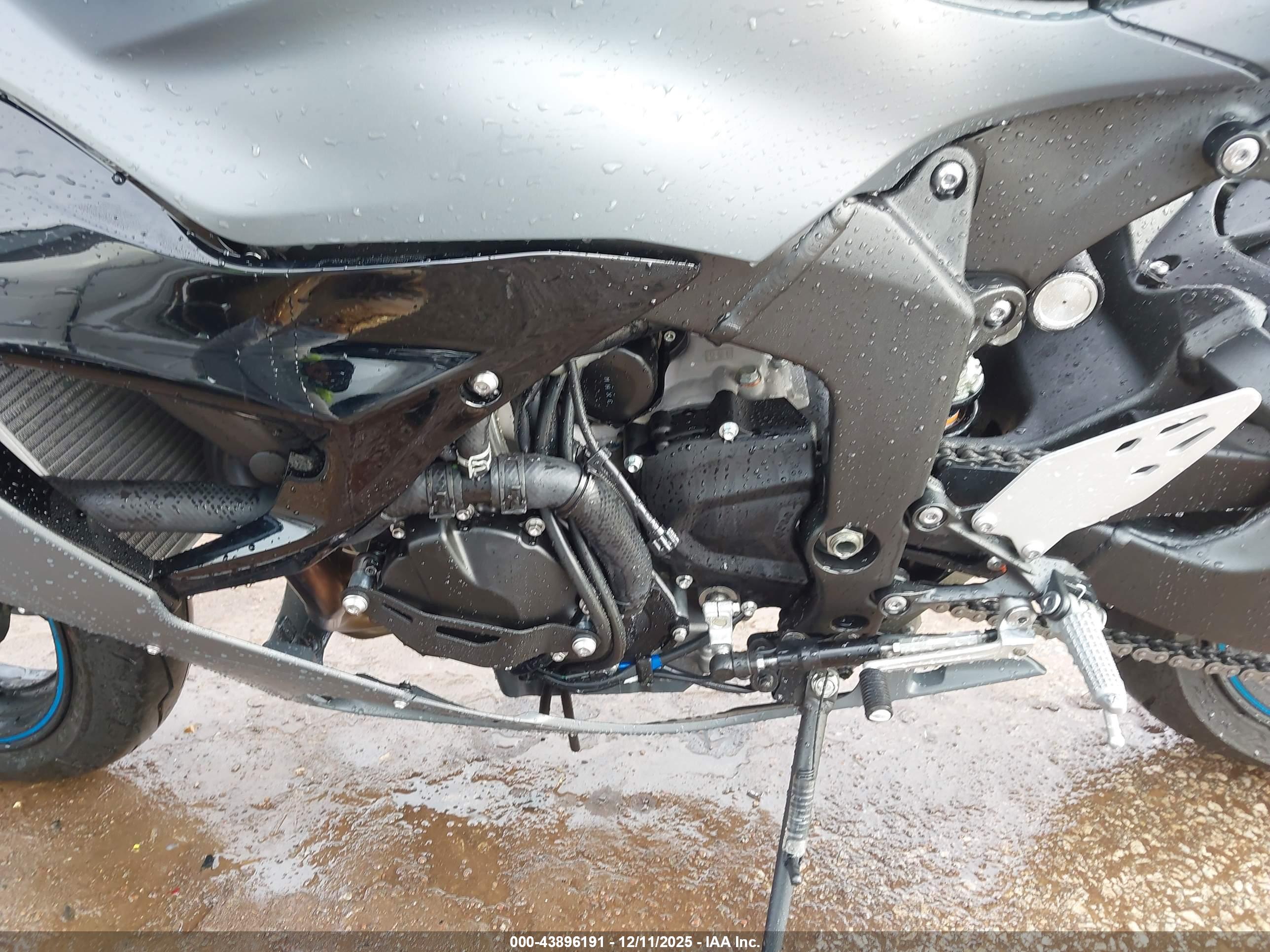 KAWASAKI ZX636 image 9