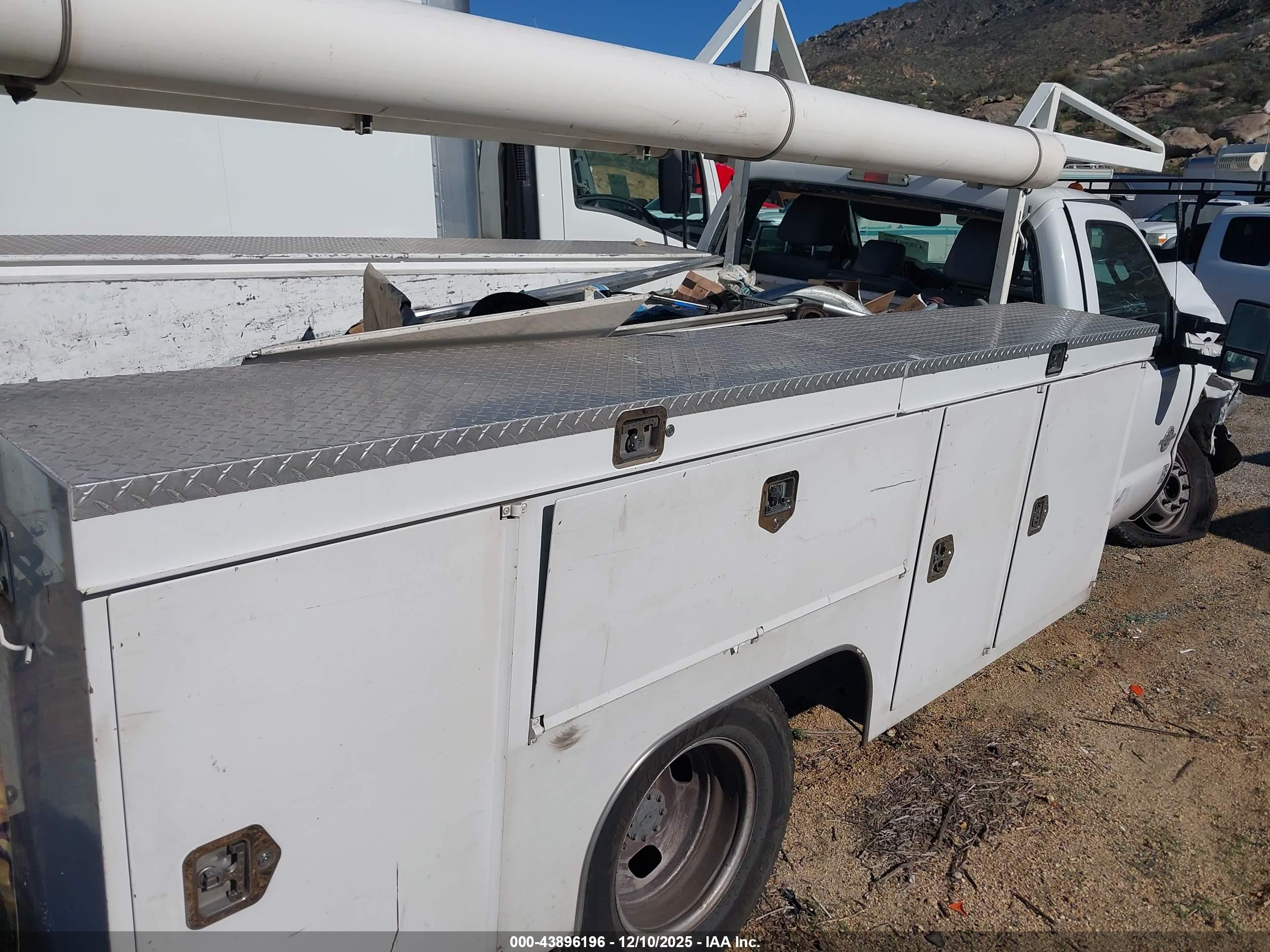 FORD F-350 image 4