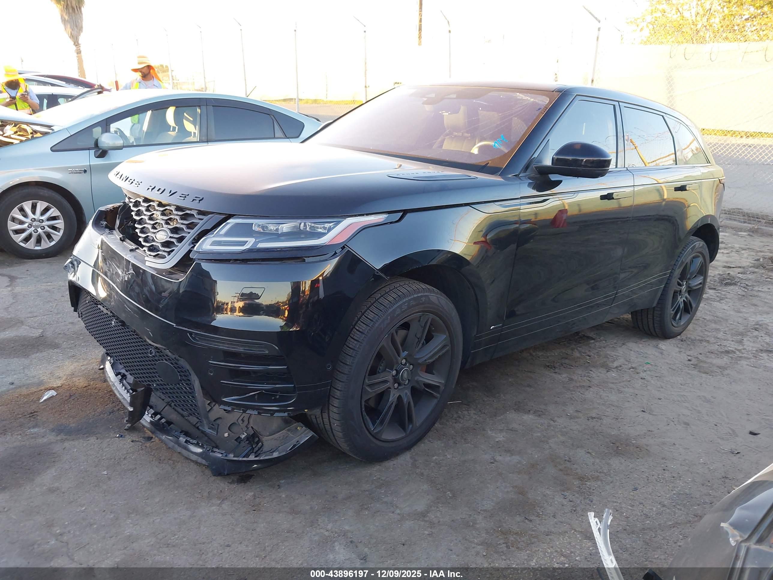 LAND ROVER image 2