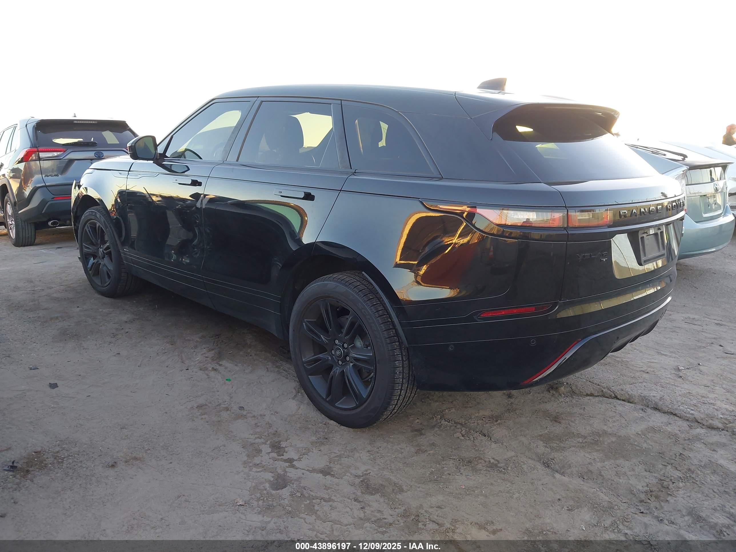 LAND ROVER image 3