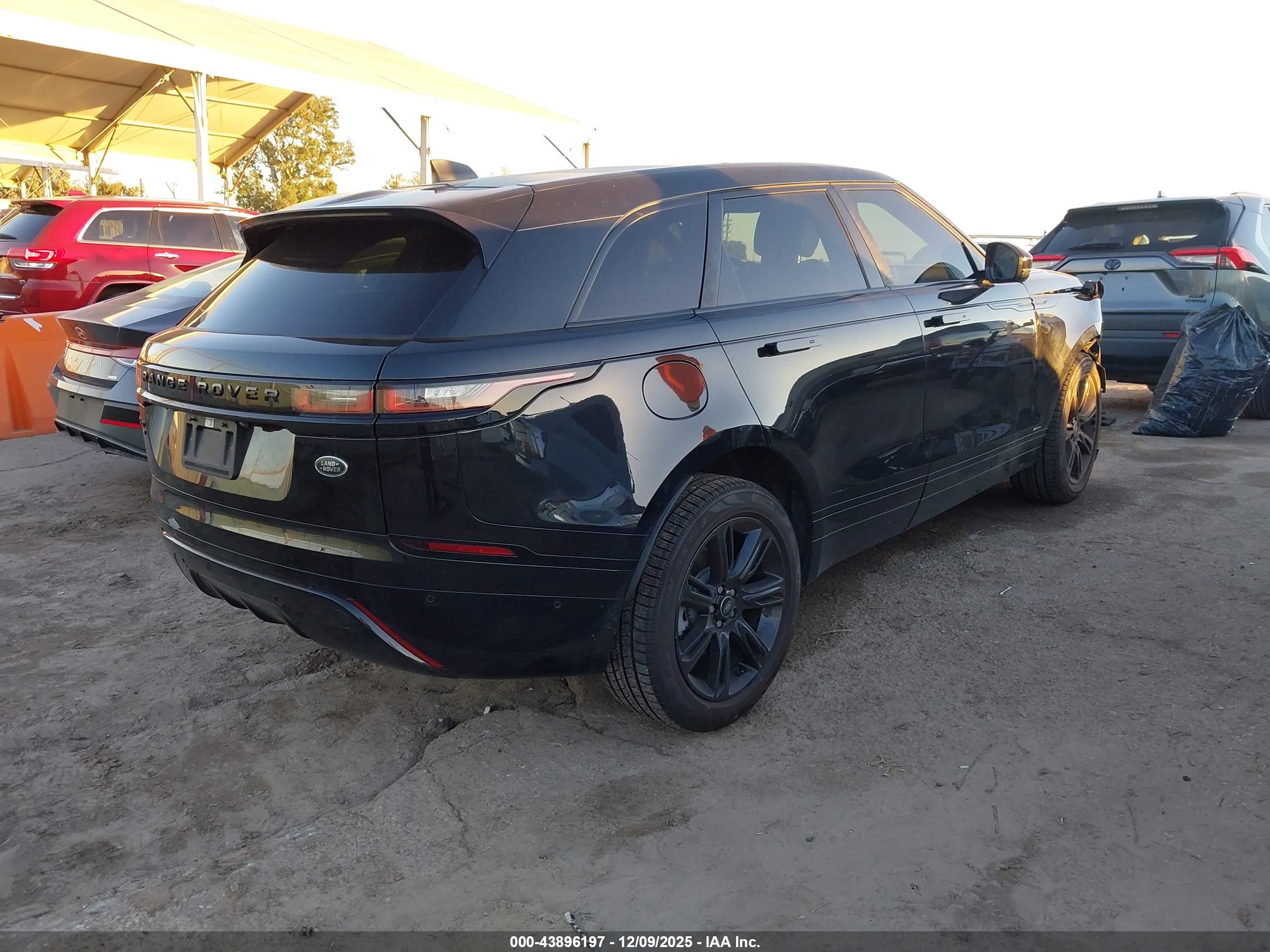 LAND ROVER image 4